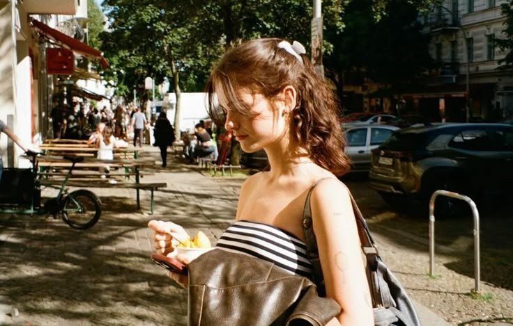 CCD Look Rehberi: Retro Renkleri Ayarlarla Yakala (Y2K)