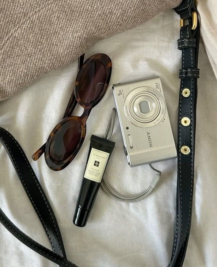Casio Exilim EX-H10 Review: 1000+ Frames Battery Life