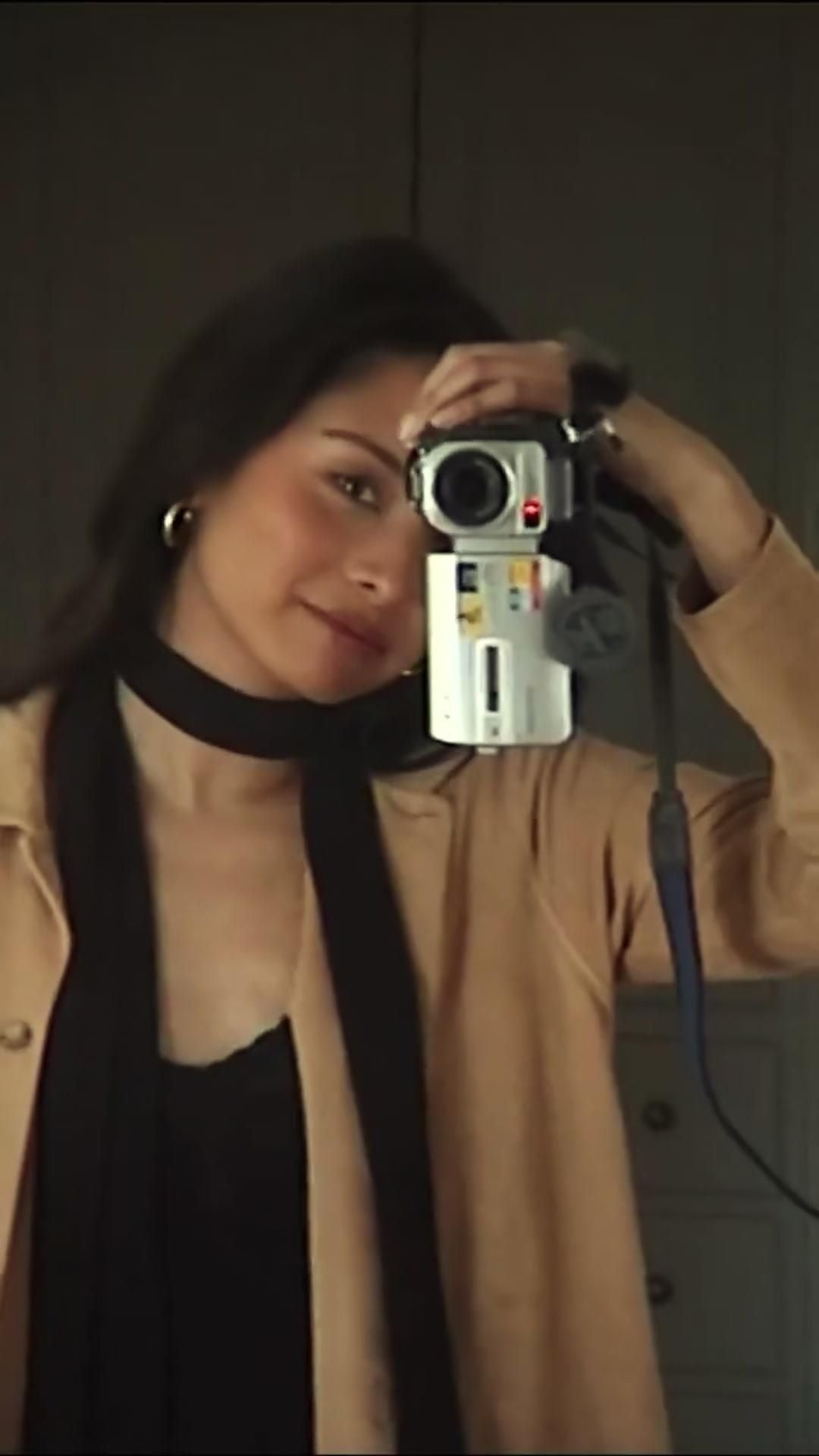 Retro camera gift for couple: real love feelings instead of phones...