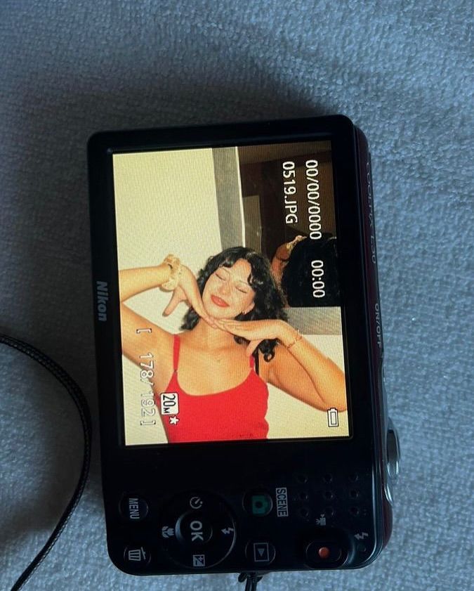 Fujifilm mi Canon mu? 2026 Retro Kamera Karşılaştırması — 2026