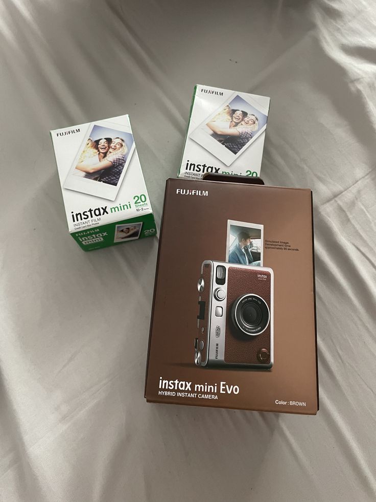 Fujifilm FinePix + Instax Mini Evo (2026)