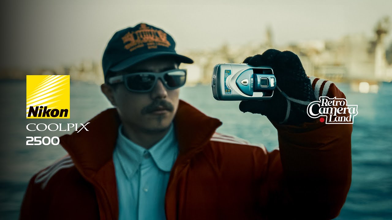 Herkesin Dönüp Baktığı O Kamera: Nikon Coolpix 2500 ve Döner Lens Efsanesi