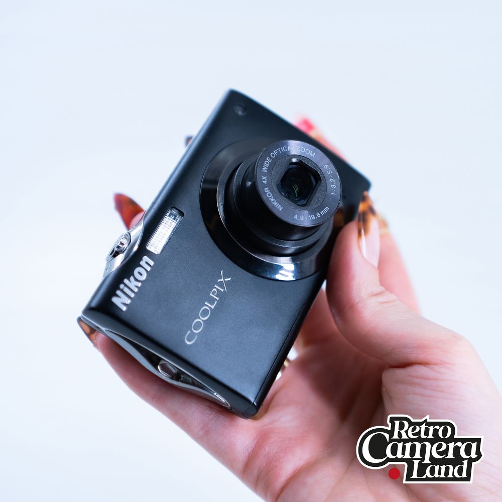 Nikon Coolpix 2500 Rotating Lens: Y2K Camera Legend