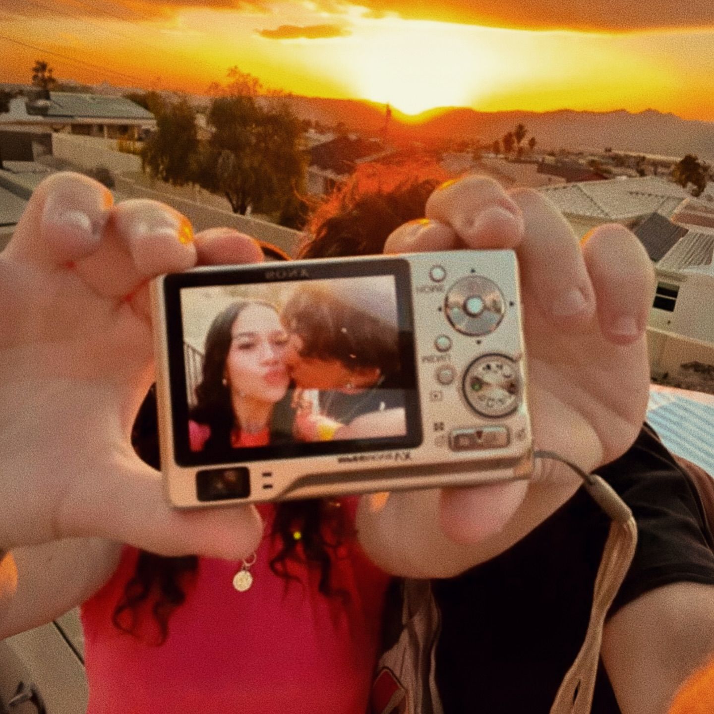 Olympus SP-700: 28mm Geniş Açı Kompakt Kamera İncelemesi