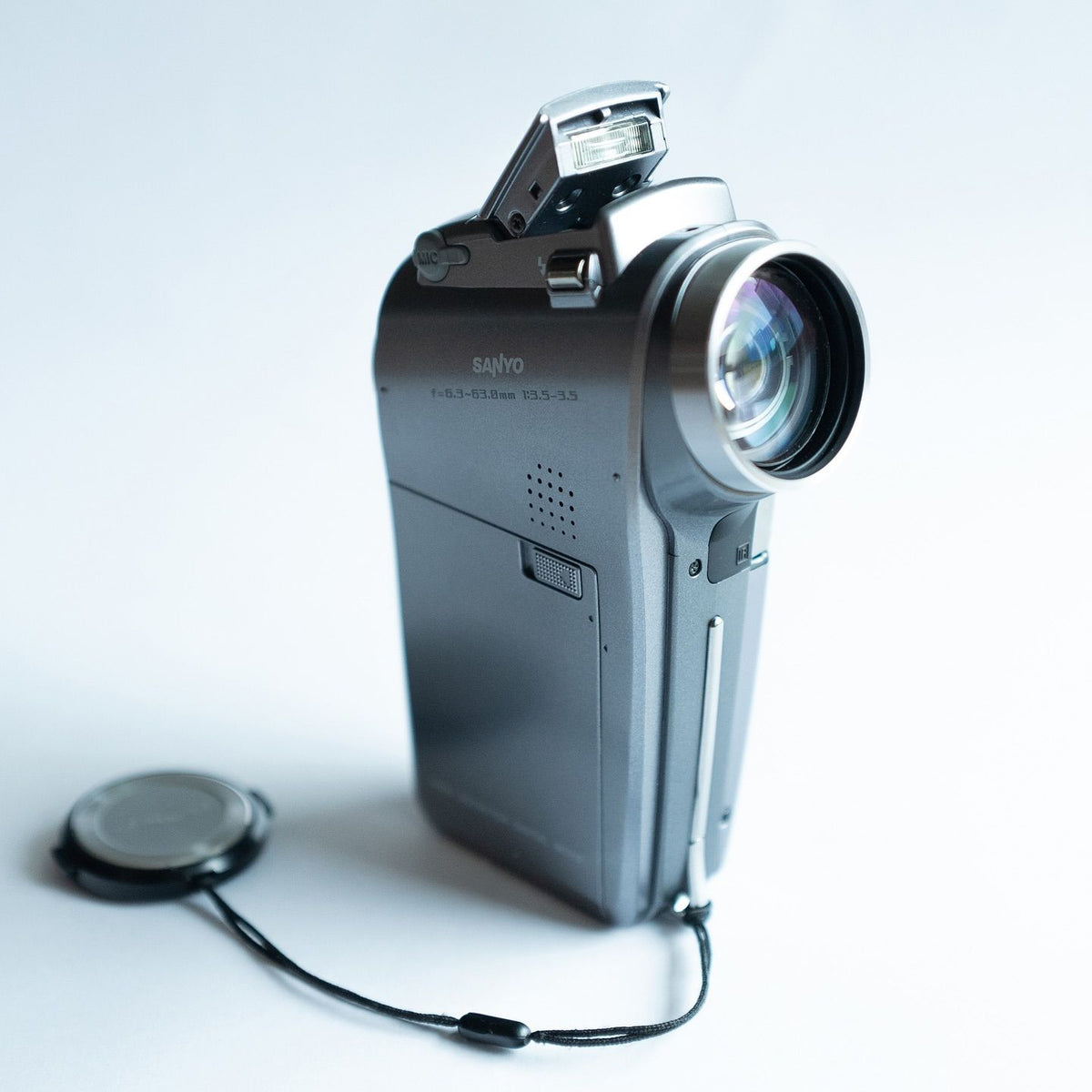 Panasonic Lumix DMC-LZ7: Leica Lens ile Seyahat Kamerası