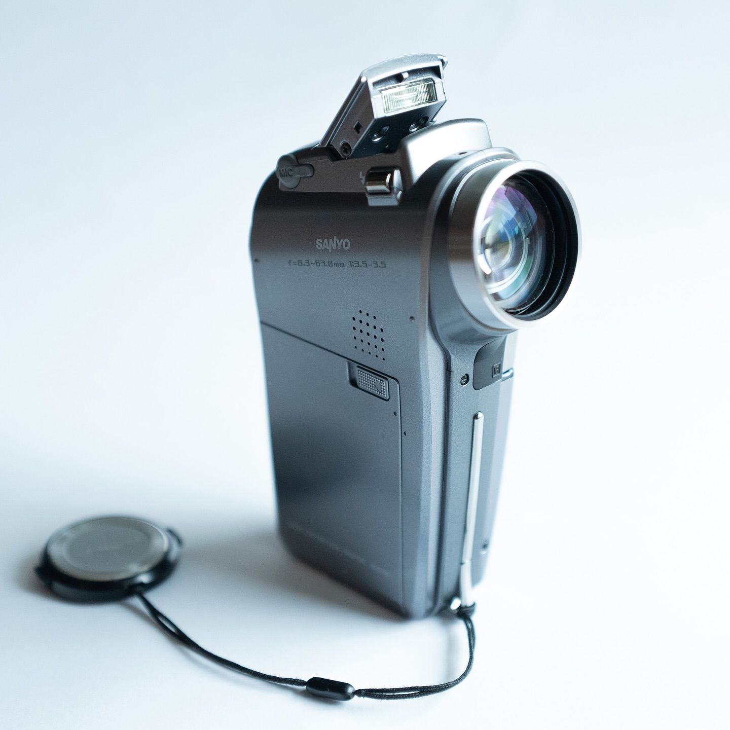 Panasonic Lumix DMC-LZ7: Leica Lens ile Seyahat Kamerası