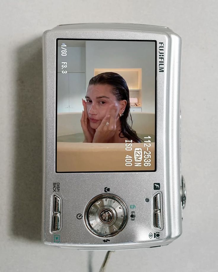 Retro Fotoğraf Makinesi Seçimi 2026: Uzman Satın Alma Rehberi
