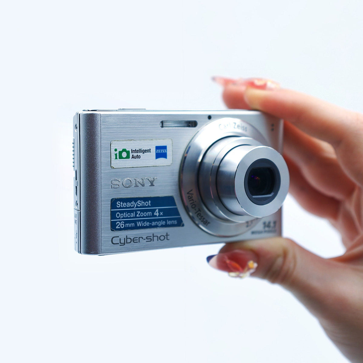 Sony Cyber-shot DSC-W320 ön görünüm