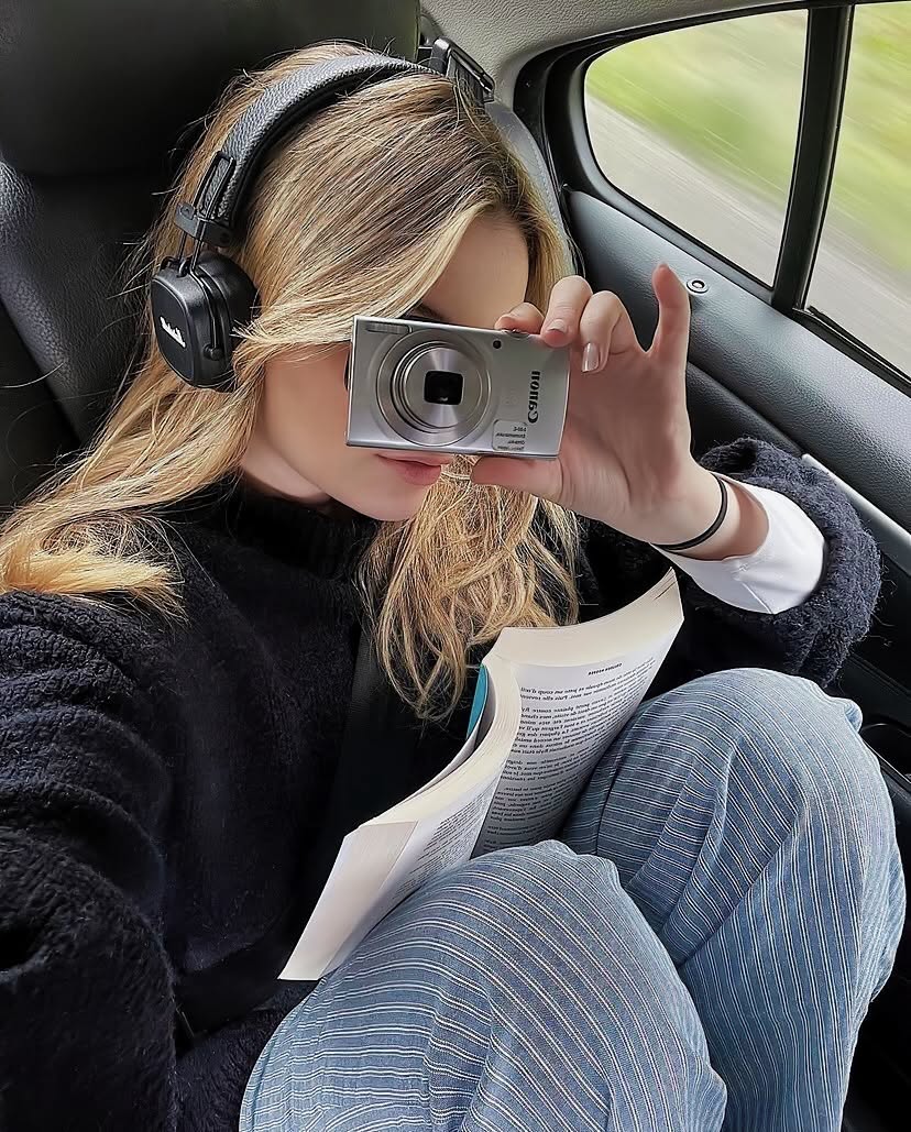 Y2K Estetiği ile Dijital Fotoğraf Çekmenin 5 Altın Kuralı: Retro Kam…