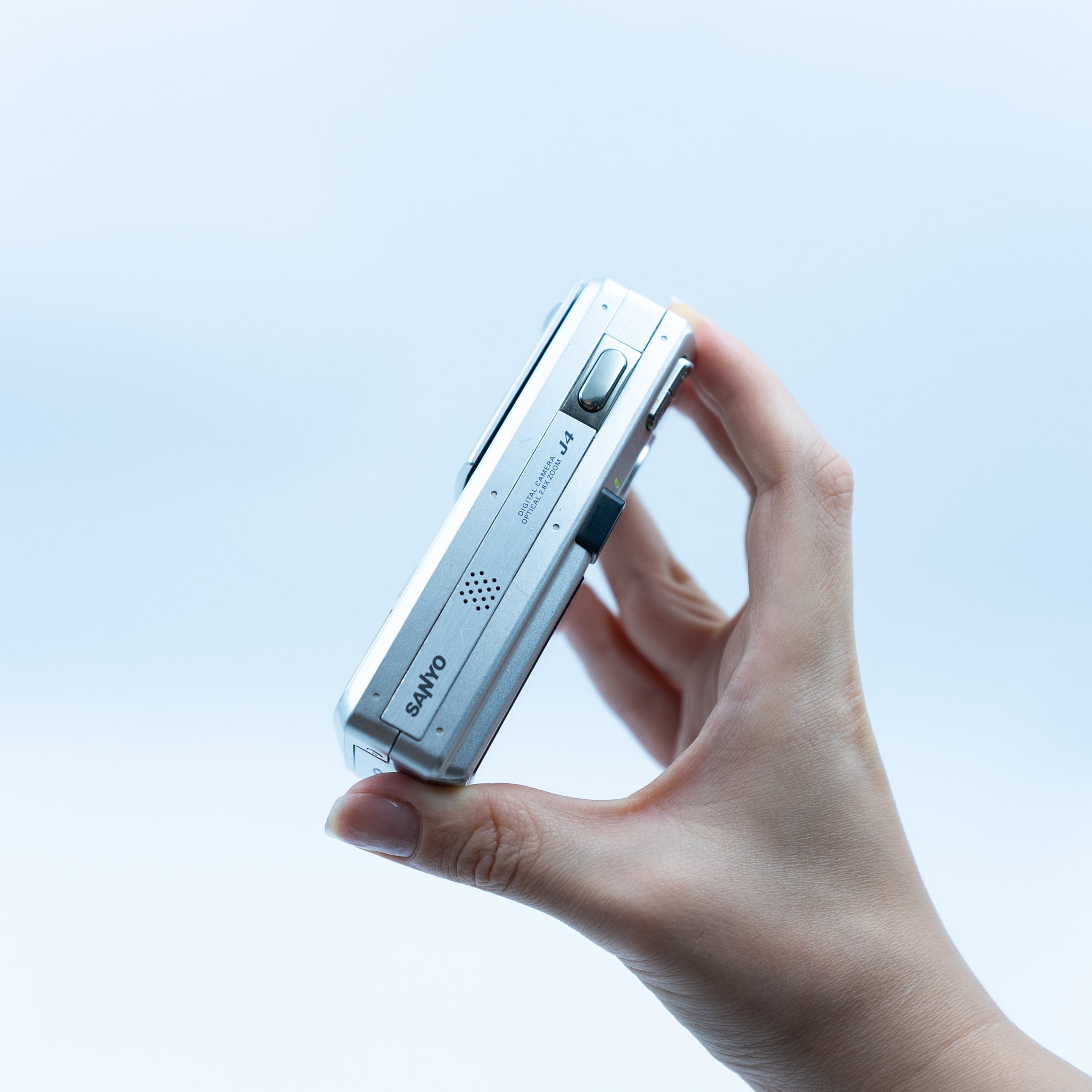 Sanyo Xacti VPC-J4EX – Retro Camera Land