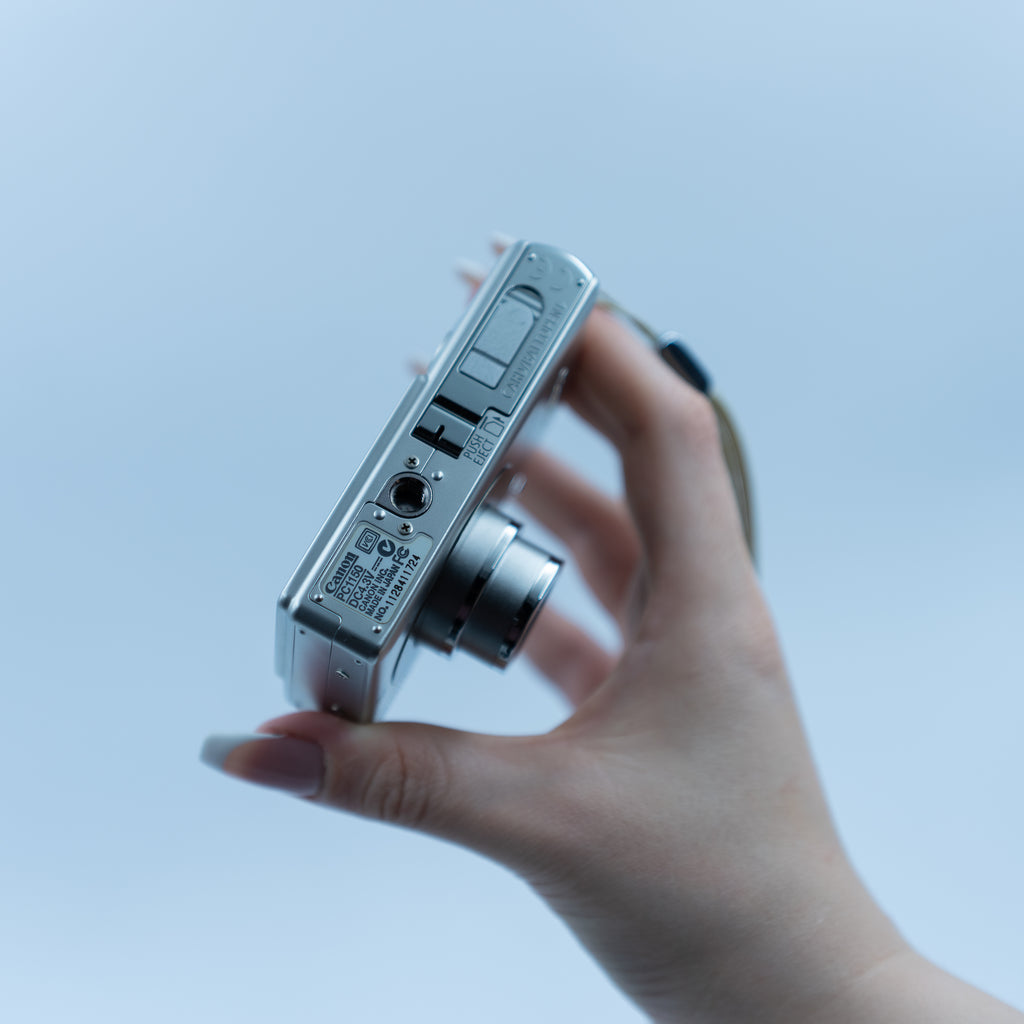 Canon PowerShot SD400 lens detayı | RetroCameraLand