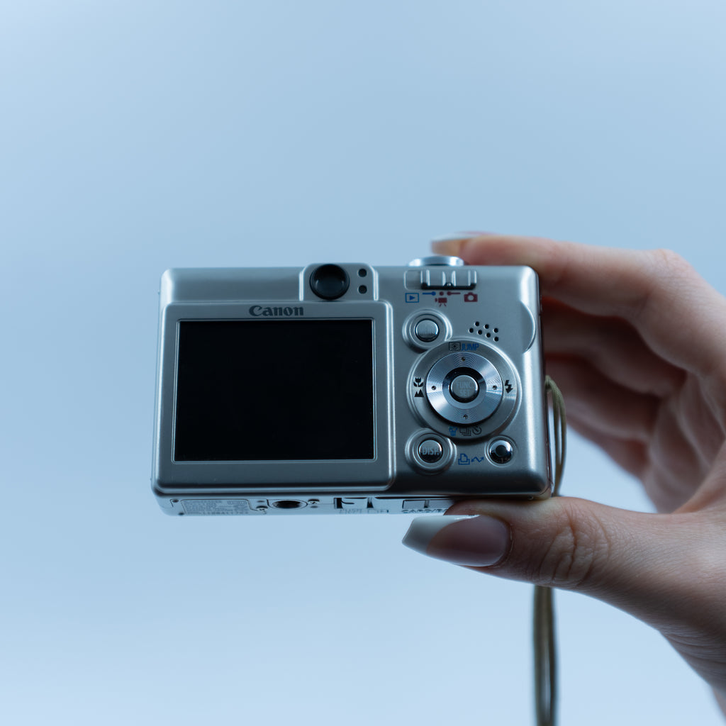 Canon PowerShot SD400 detay | RetroCameraLand