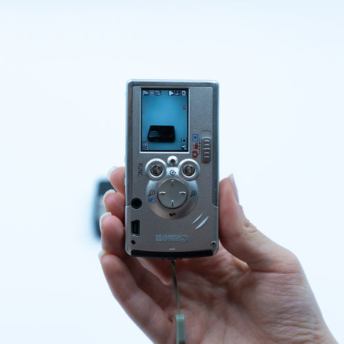 Canon IXUS