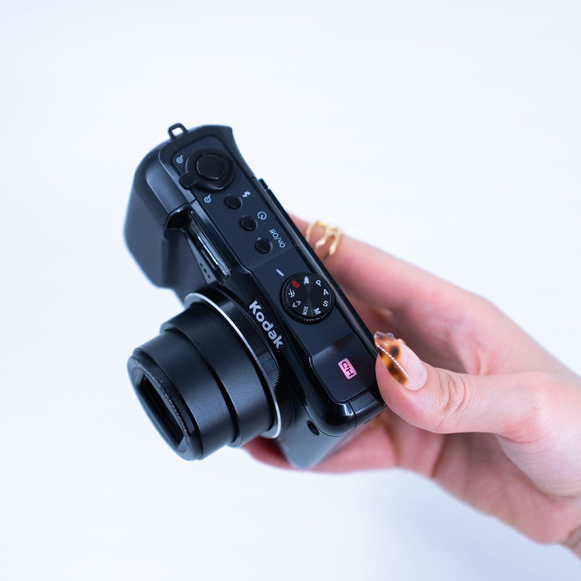 Kodak EasyShare Z950 arka görünüm | RetroCameraLand