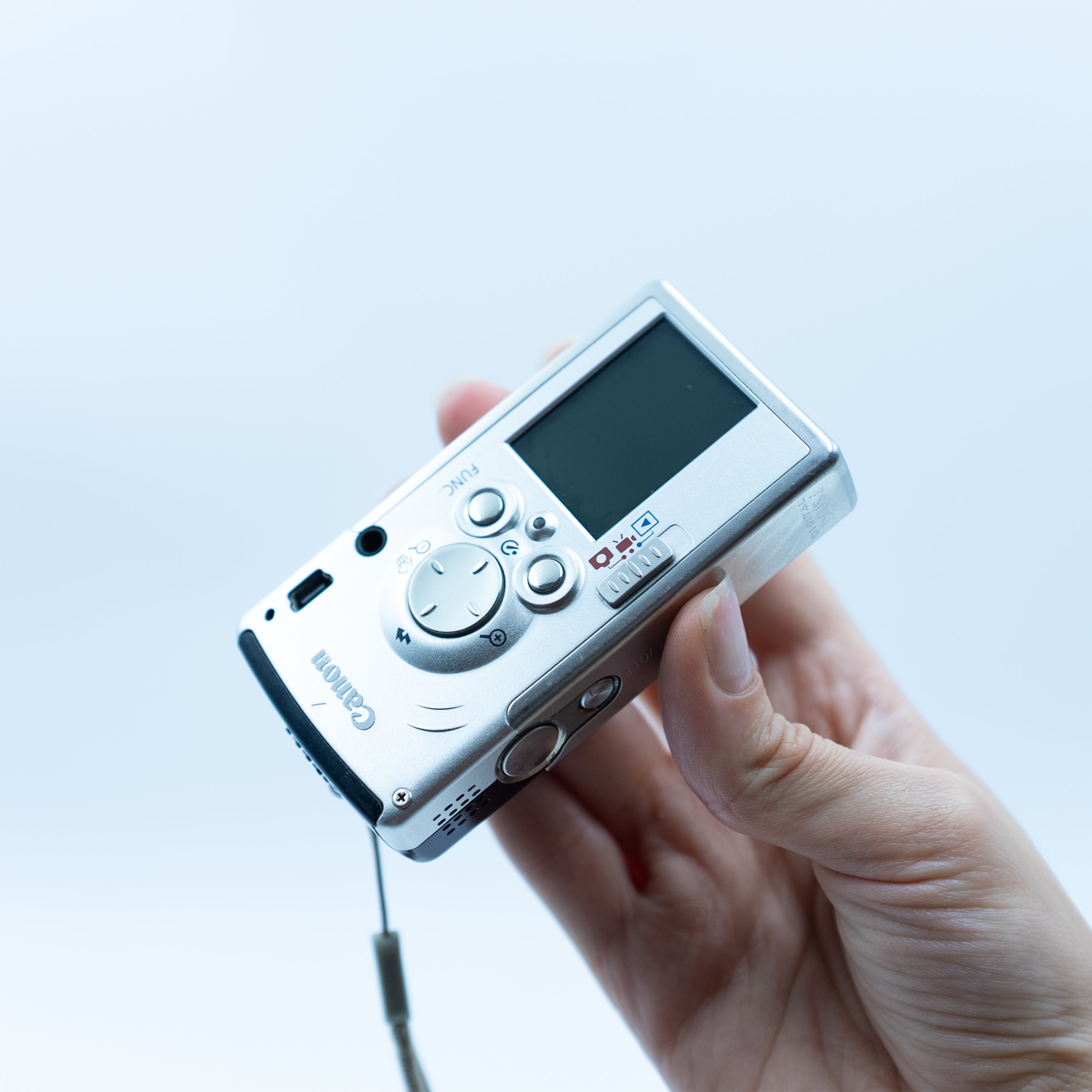 Canon IXUS i