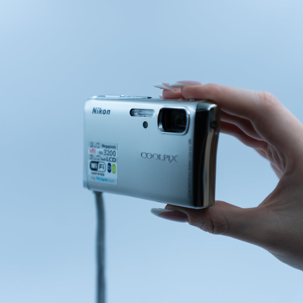 Nikon Coolpix S52c üst görünüm | RetroCameraLand