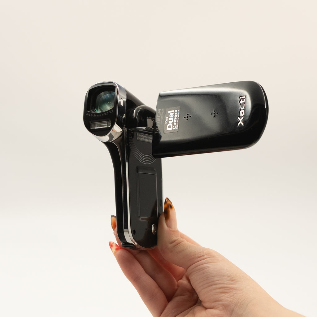 Sanyo Xacti CG100 EX