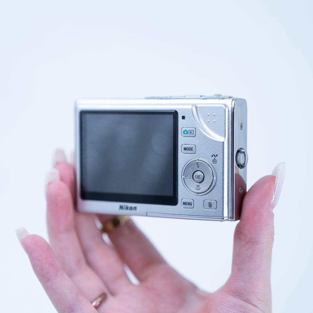 Nikon Coolpix S9 | Digital Camera