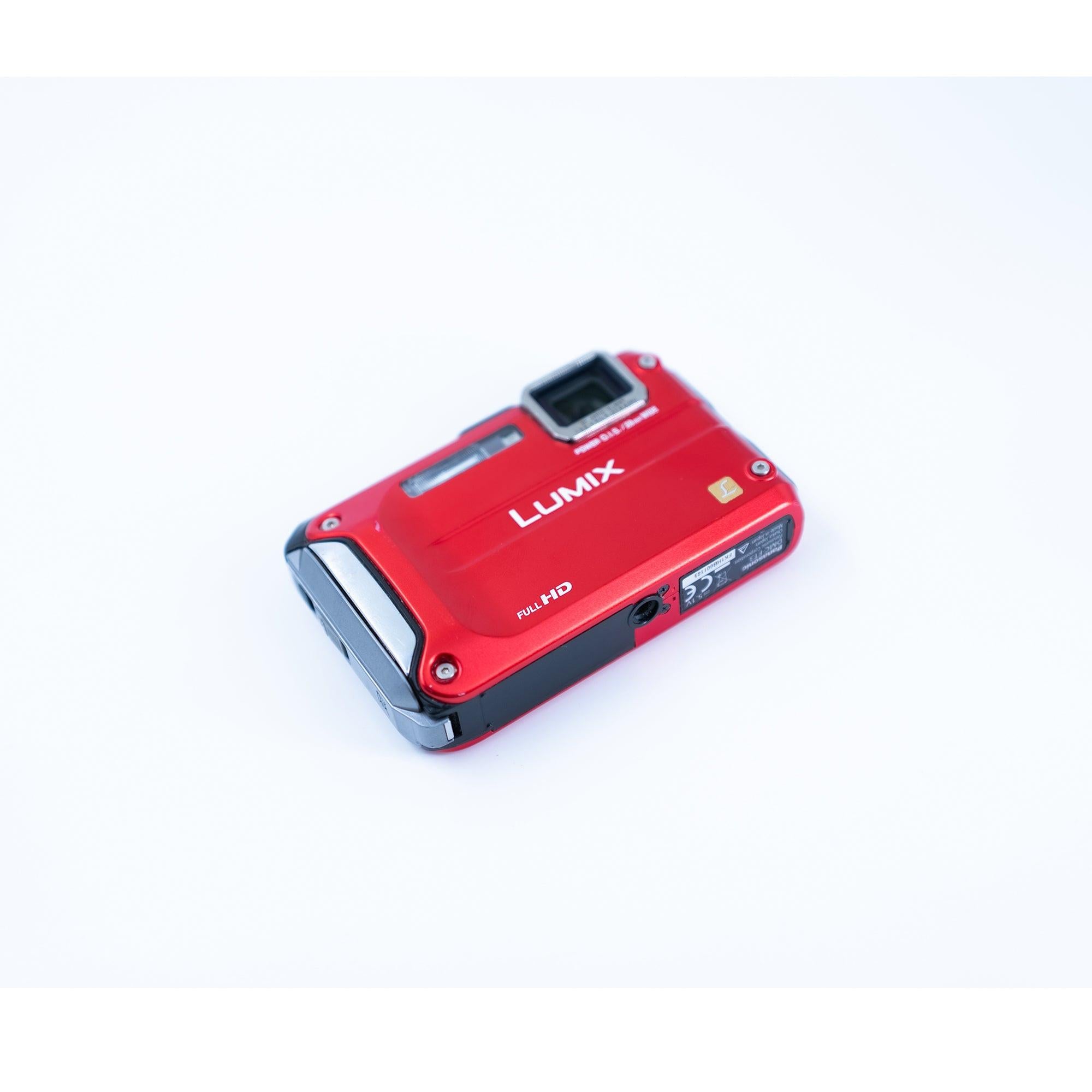 Lumix DMC-FT3 ''Waterproof'' üst görünüm | RetroCameraLand