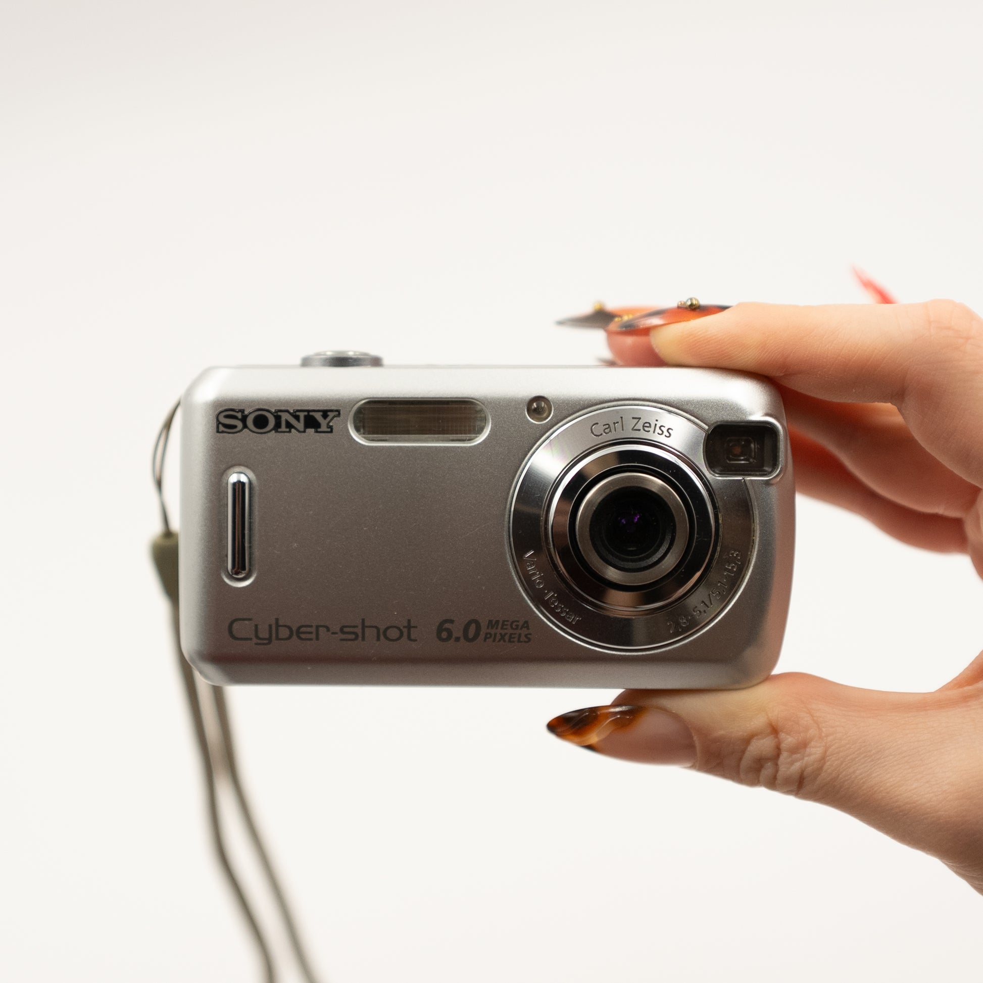 Sony Cybershot DSC-S600