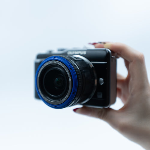 Olympus PEN E-PL1 + 14-42mm Lens Kit ön görünüm | RetroCameraLand