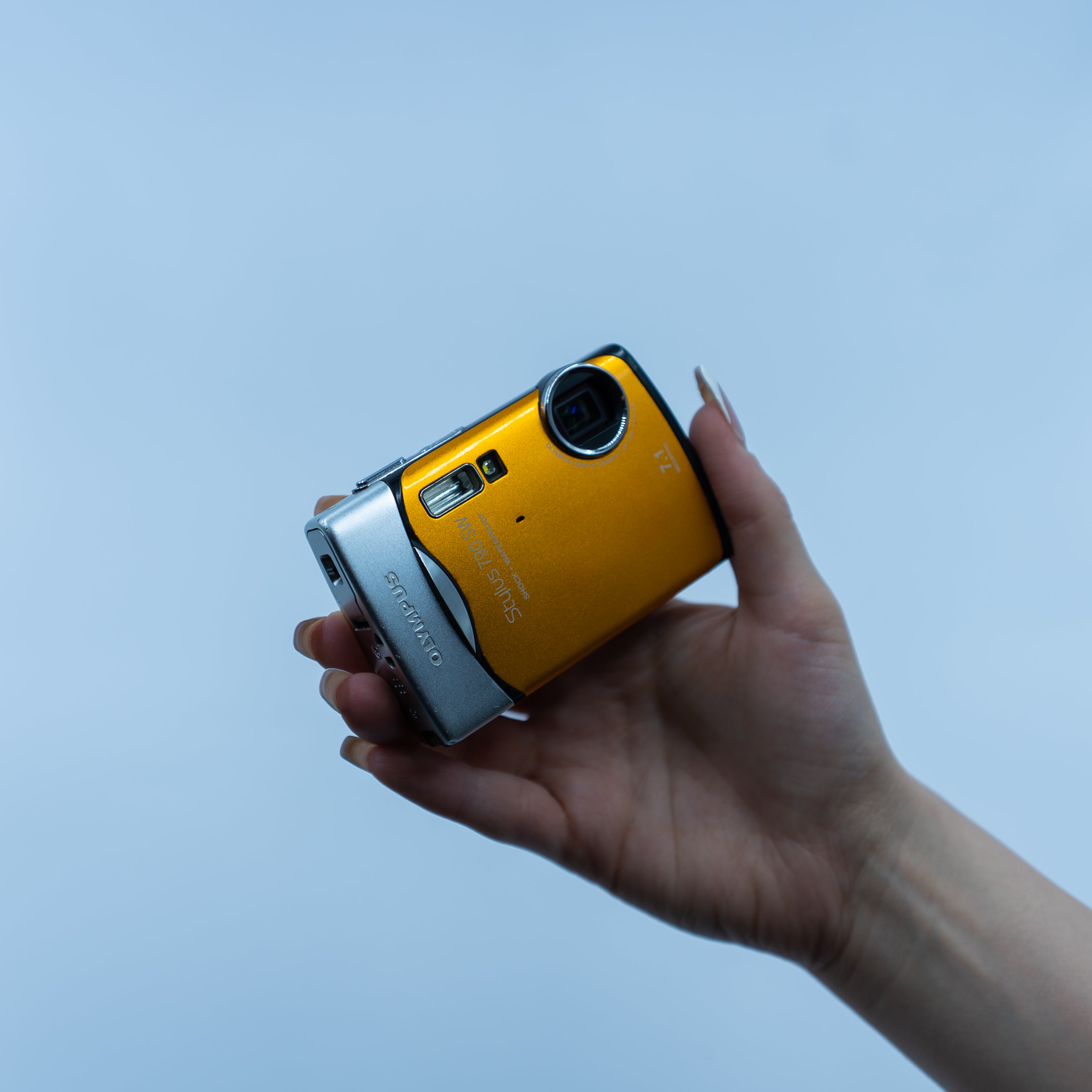Olympus Stylus 790 SW arka görünüm | RetroCameraLand