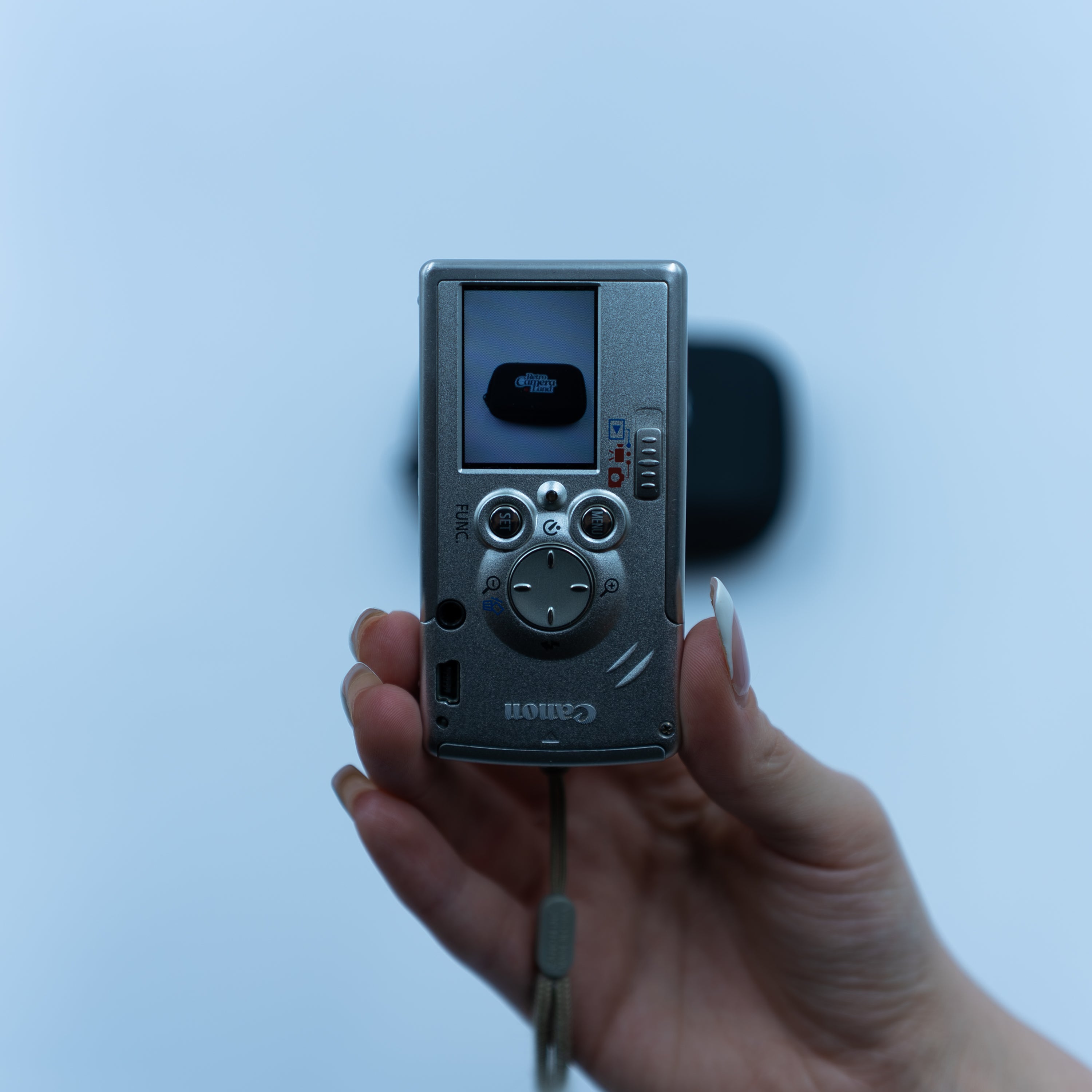 Canon IXUS i ekran detayı | RetroCameraLand
