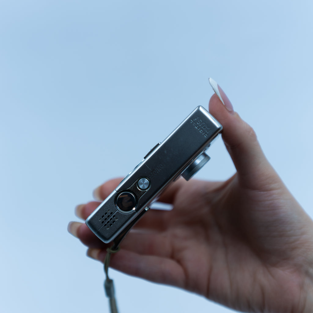 Canon IXUS i üst görünüm | RetroCameraLand