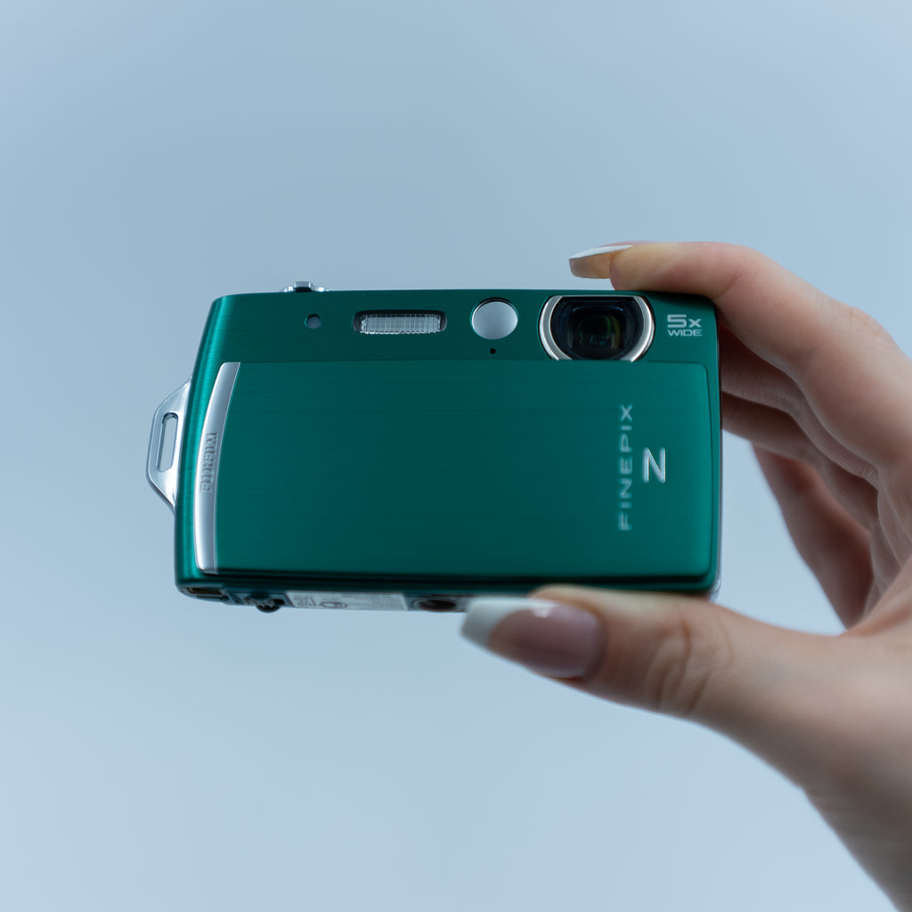 Fujifilm Finepix Z110 arka görünüm | RetroCameraLand