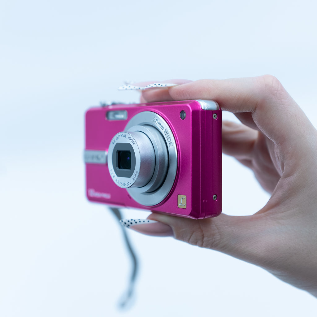 Panasonic Lumix DMC-F3 arka görünüm | RetroCameraLand