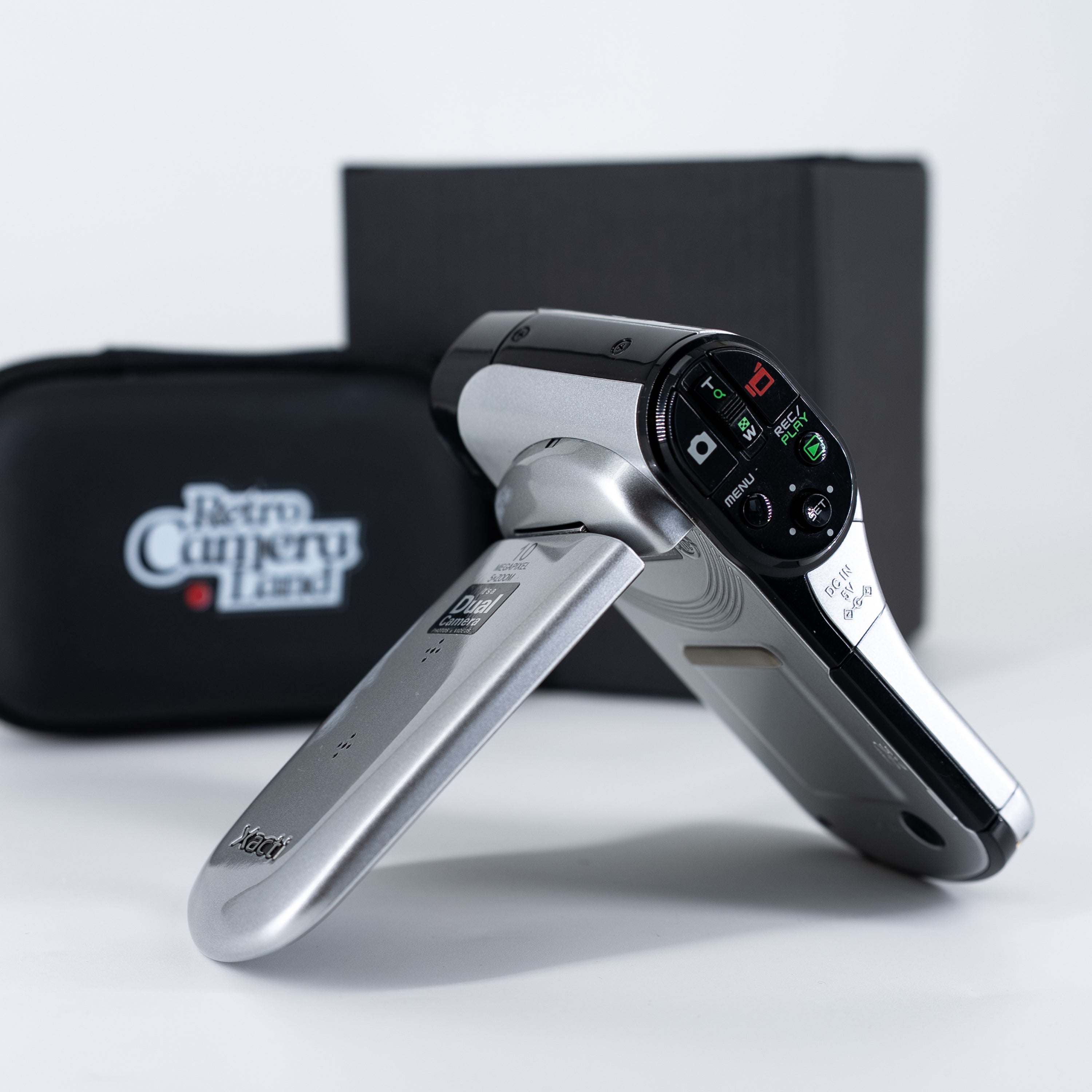 Sanyo Xacti CG20 ön görünüm | RetroCameraLand