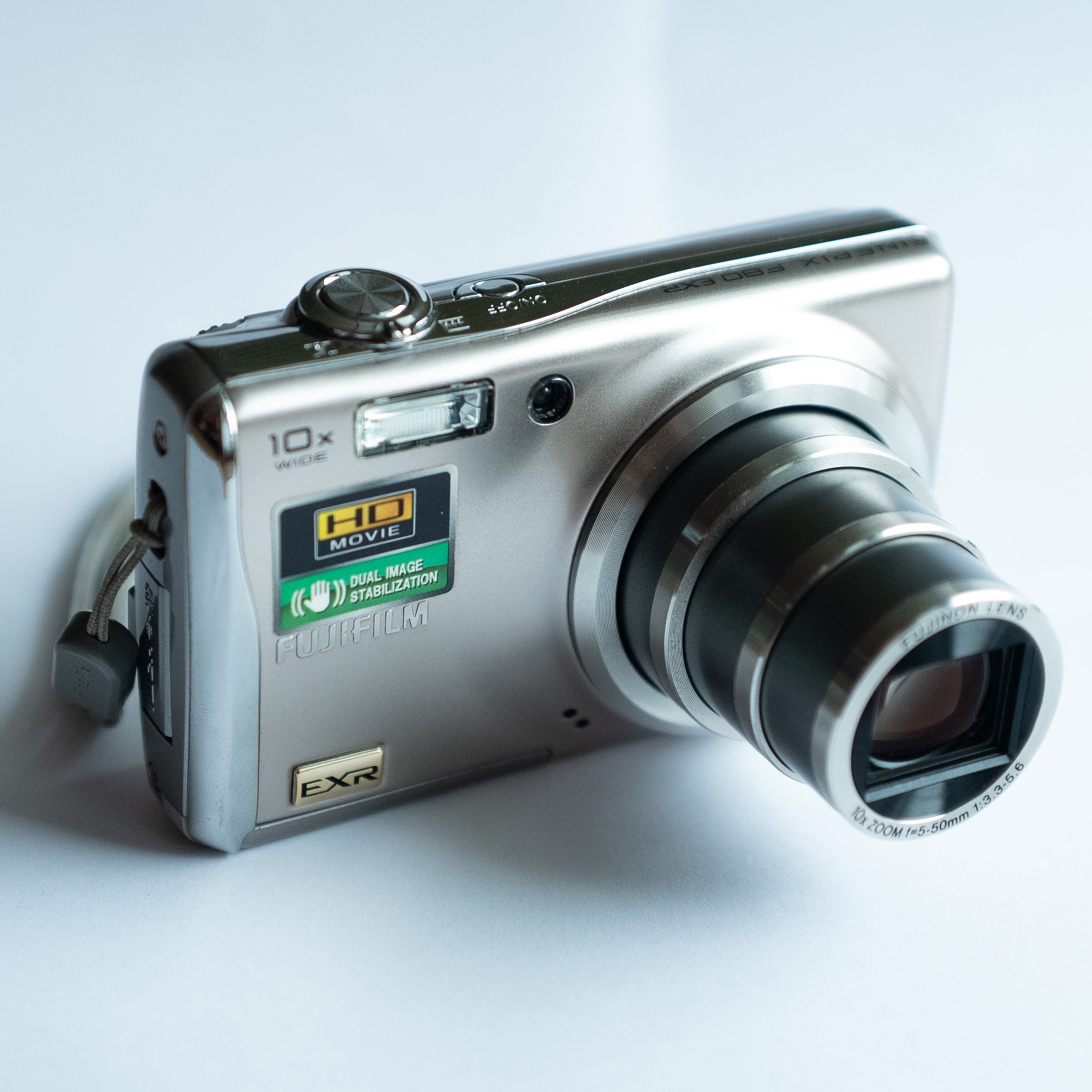 Fujifilm FinePix F80 Retro Dijital Fotoğraf Makinesi – Retro