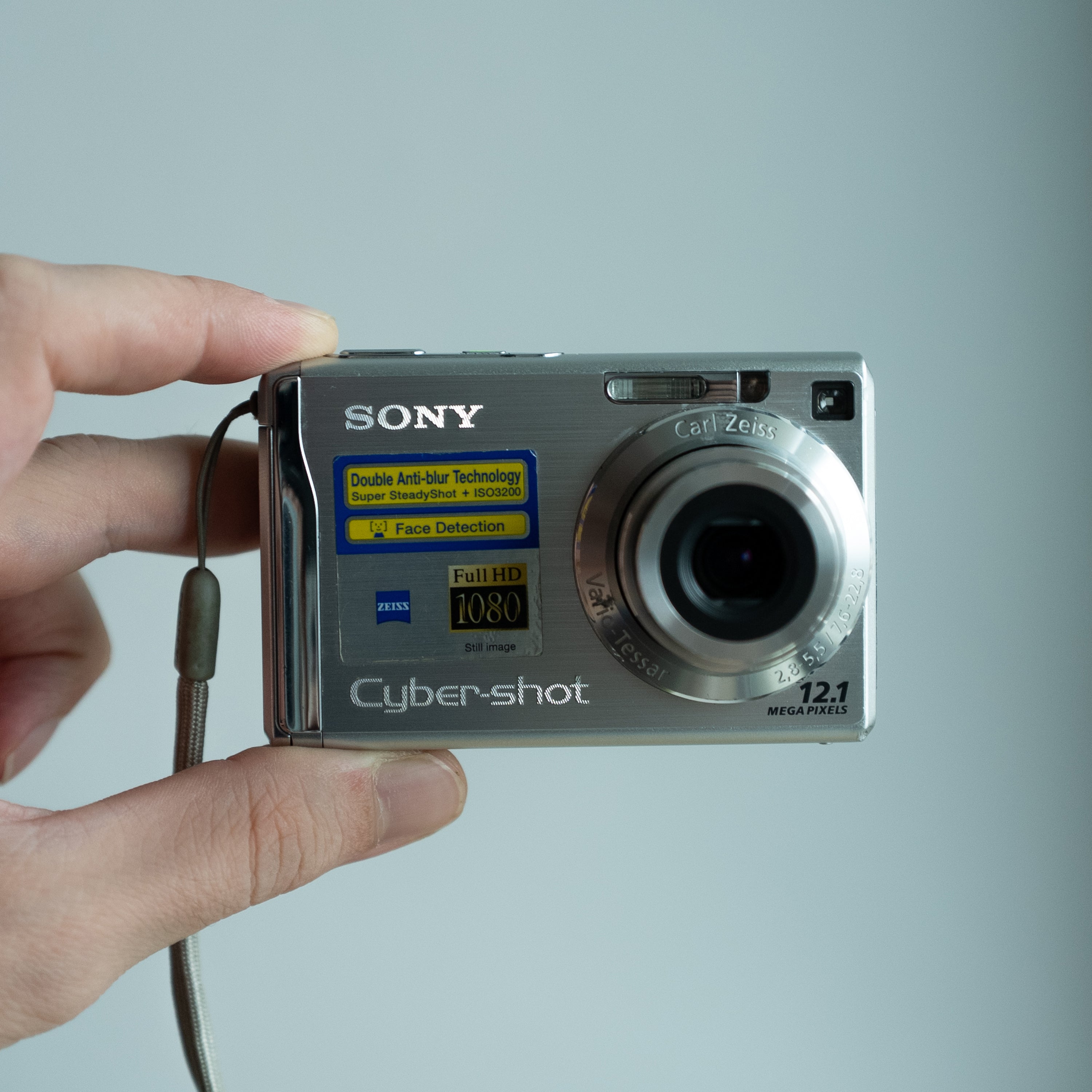 Sony Cybershot DSC-W200 lens detayı | RetroCameraLand