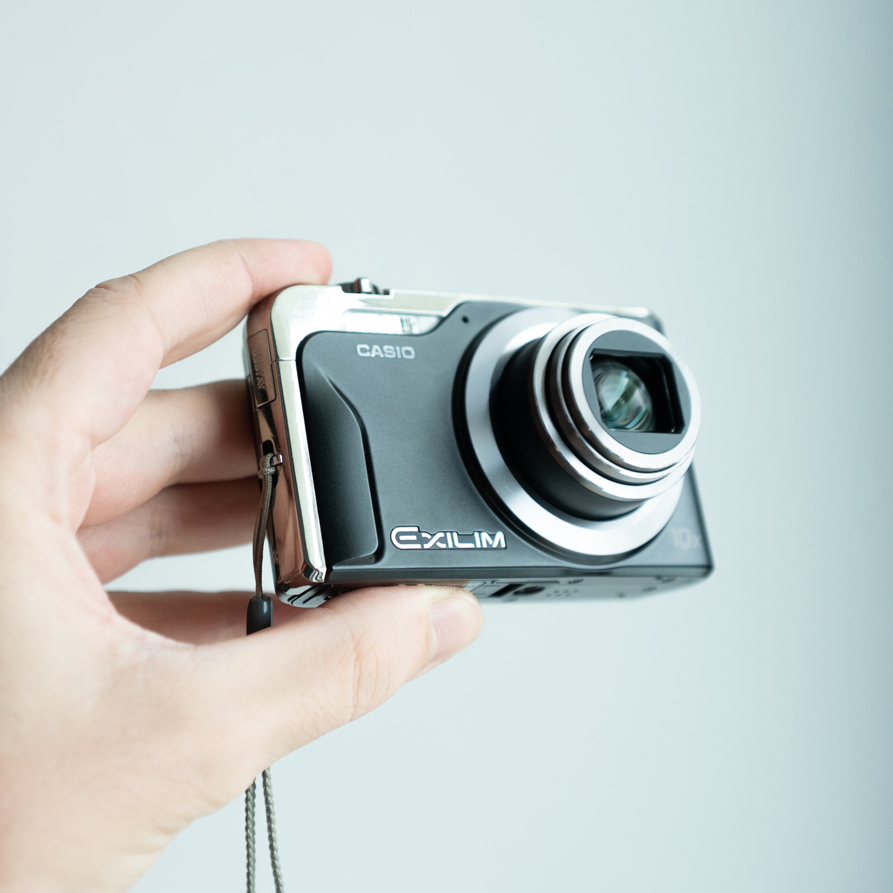 Casio Exilim EX-H10 Retro Dijital Fotoğraf Makinesi – Retro Camera