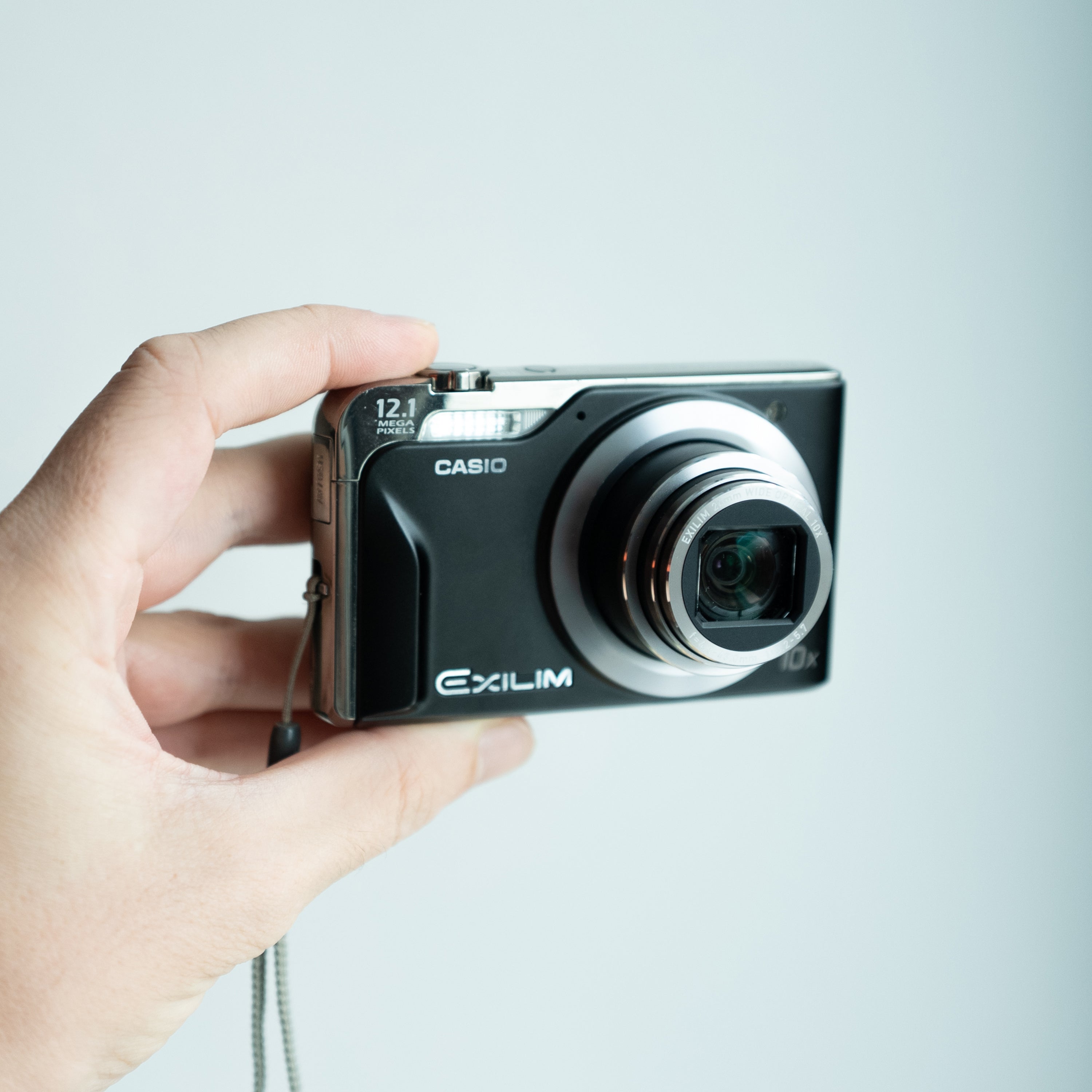 Casio Exilim EX-H10 Retro Dijital Fotoğraf Makinesi – Retro Camera
