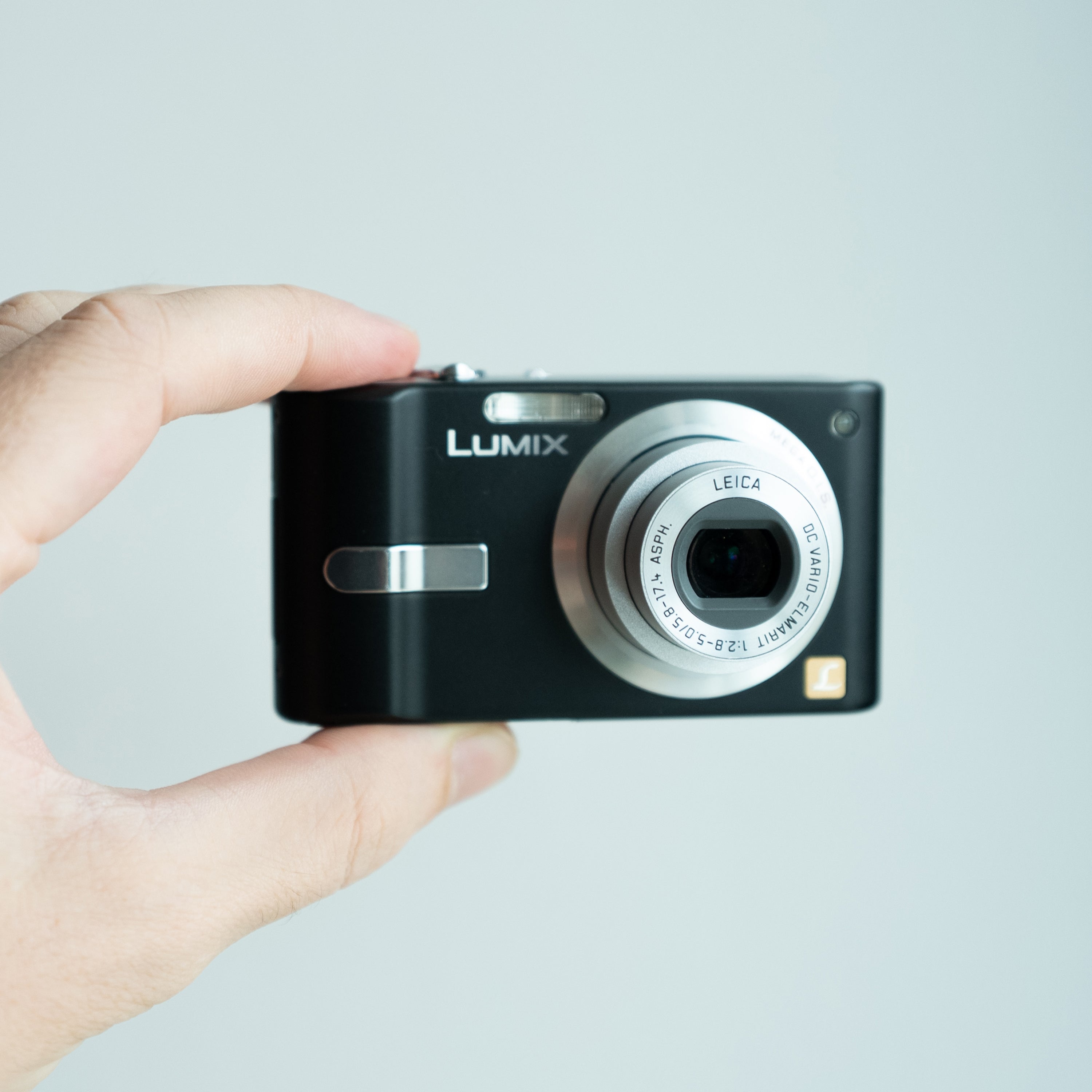Panasonic Lumix DMC FX10 arka görünüm | RetroCameraLand
