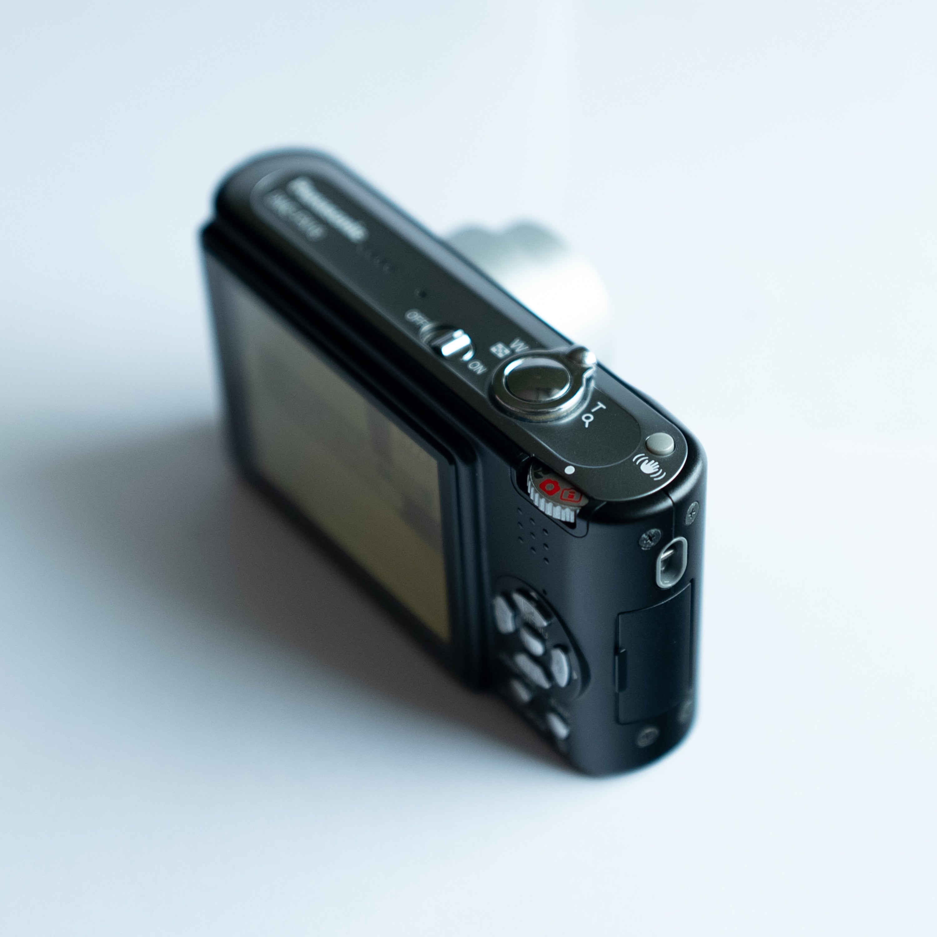 Panasonic Lumix DMC FX10 arka görünüm | RetroCameraLand