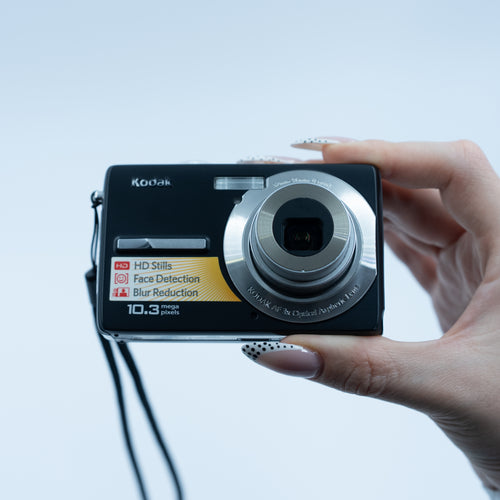 Kodak EasyShare M1063 ön görünüm | RetroCameraLand