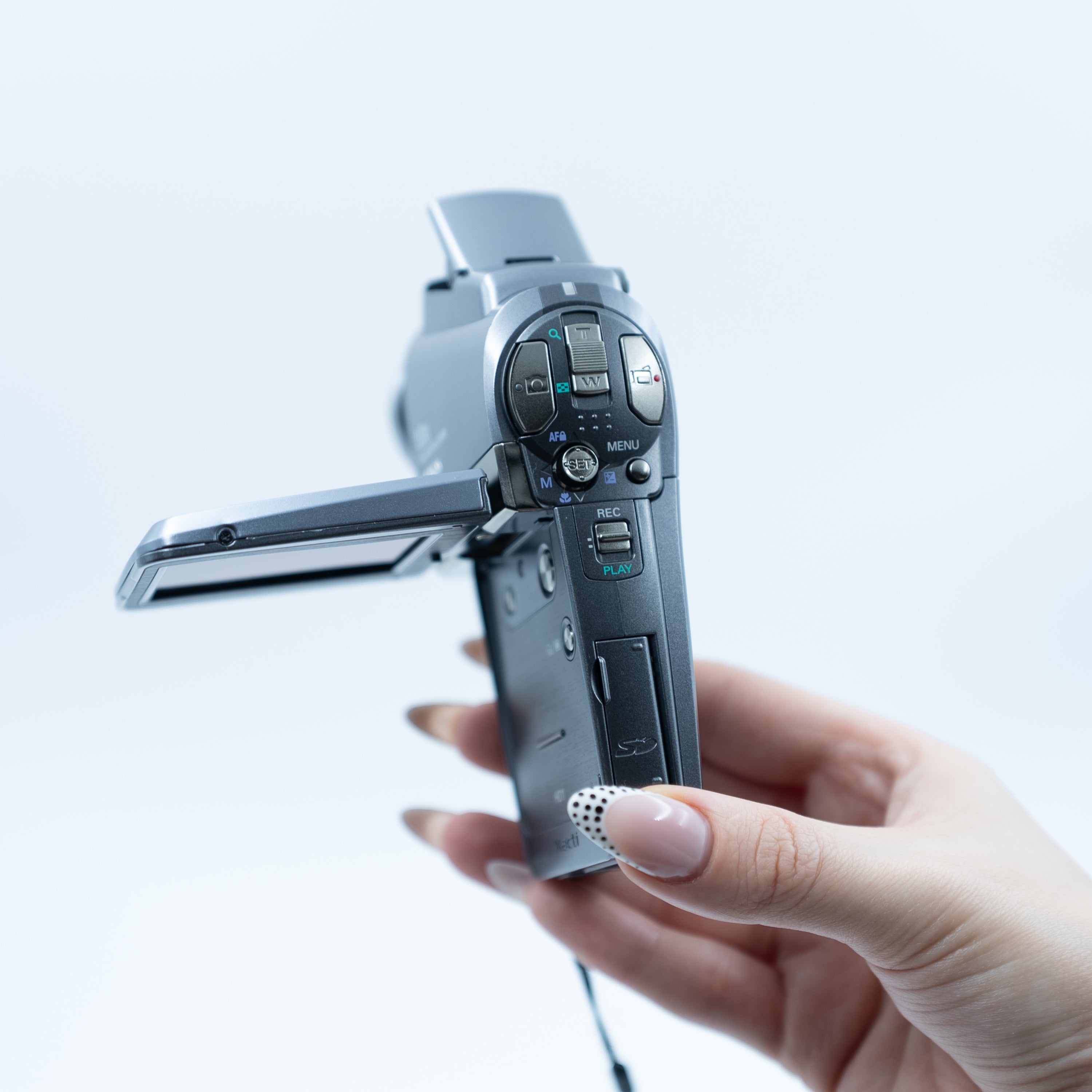 Sanyo Xacti VPC-HD1 – Retro Camera Land