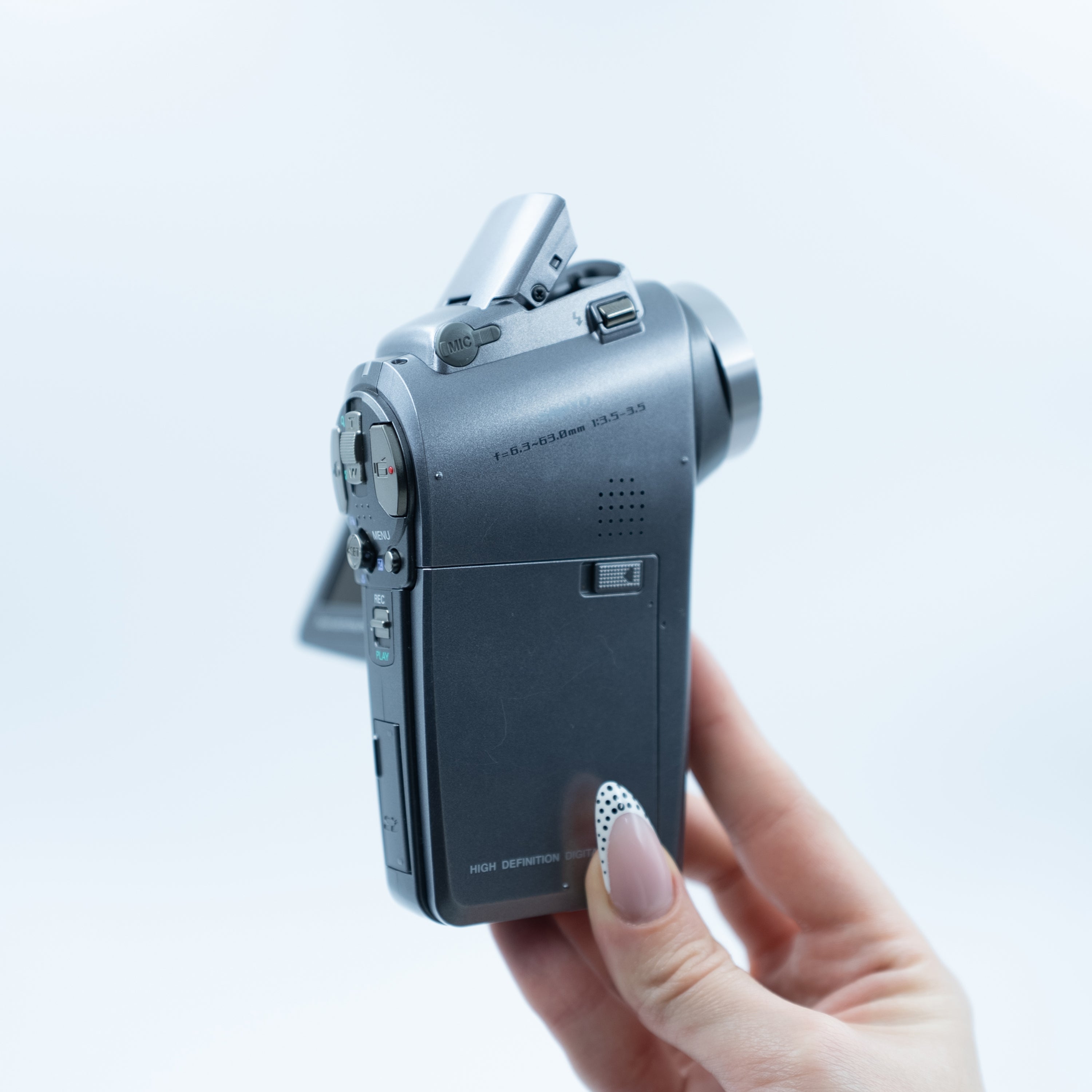 Sanyo Xacti VPC-HD1 – Retro Camera Land