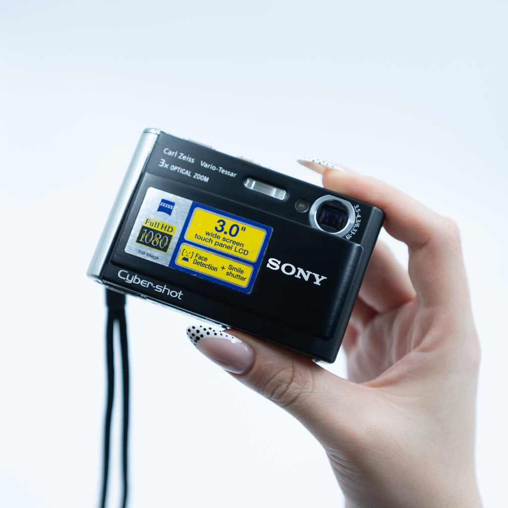 Sony Cyber-shot DSC-T70 ekran detayı | RetroCameraLand