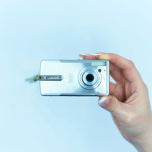 Canon IXUS i