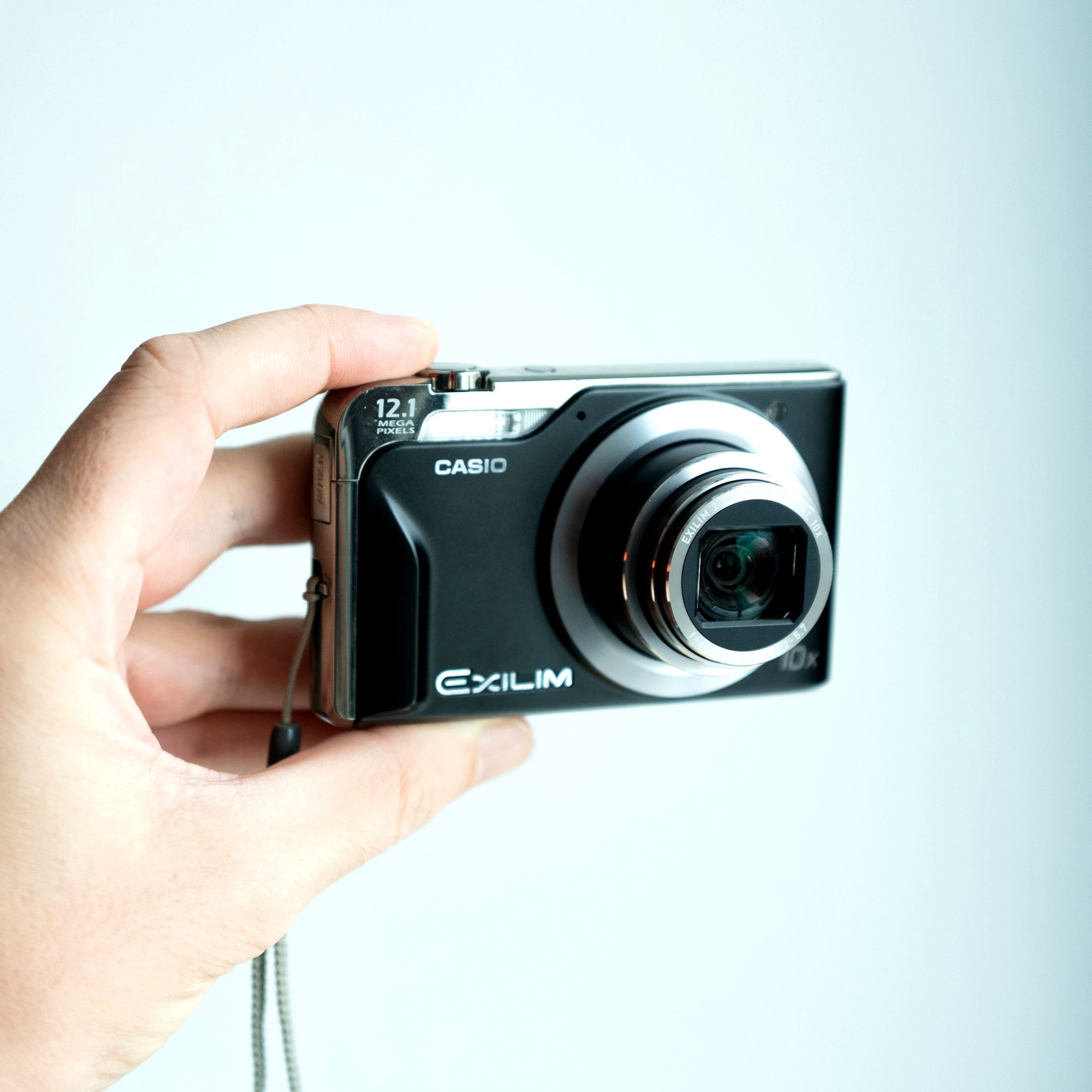 Casio Exilim EX-H10 Retro Dijital Fotoğraf Makinesi – Retro Camera