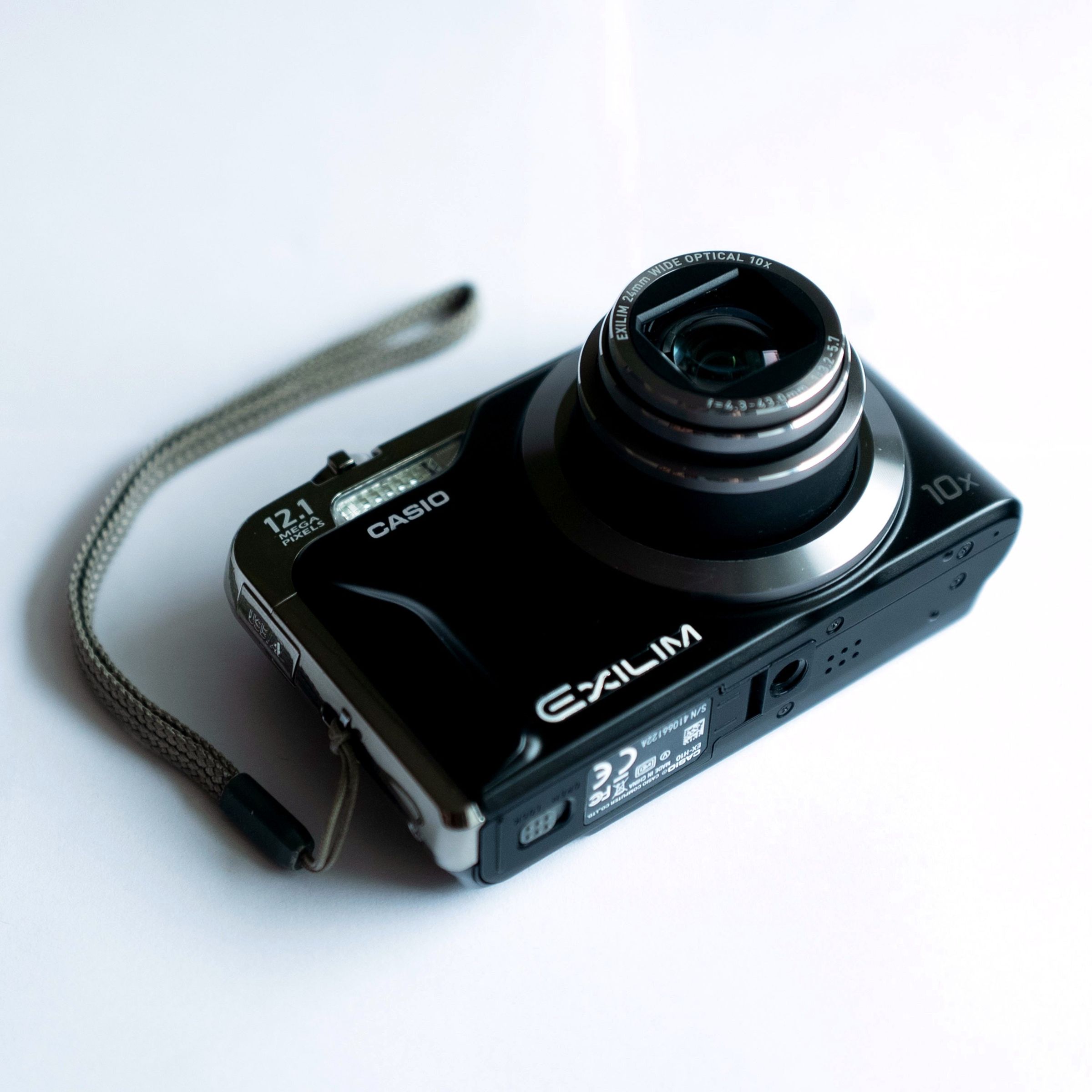 Casio Exilim EX-H10 Retro Dijital Fotoğraf Makinesi – Retro Camera
