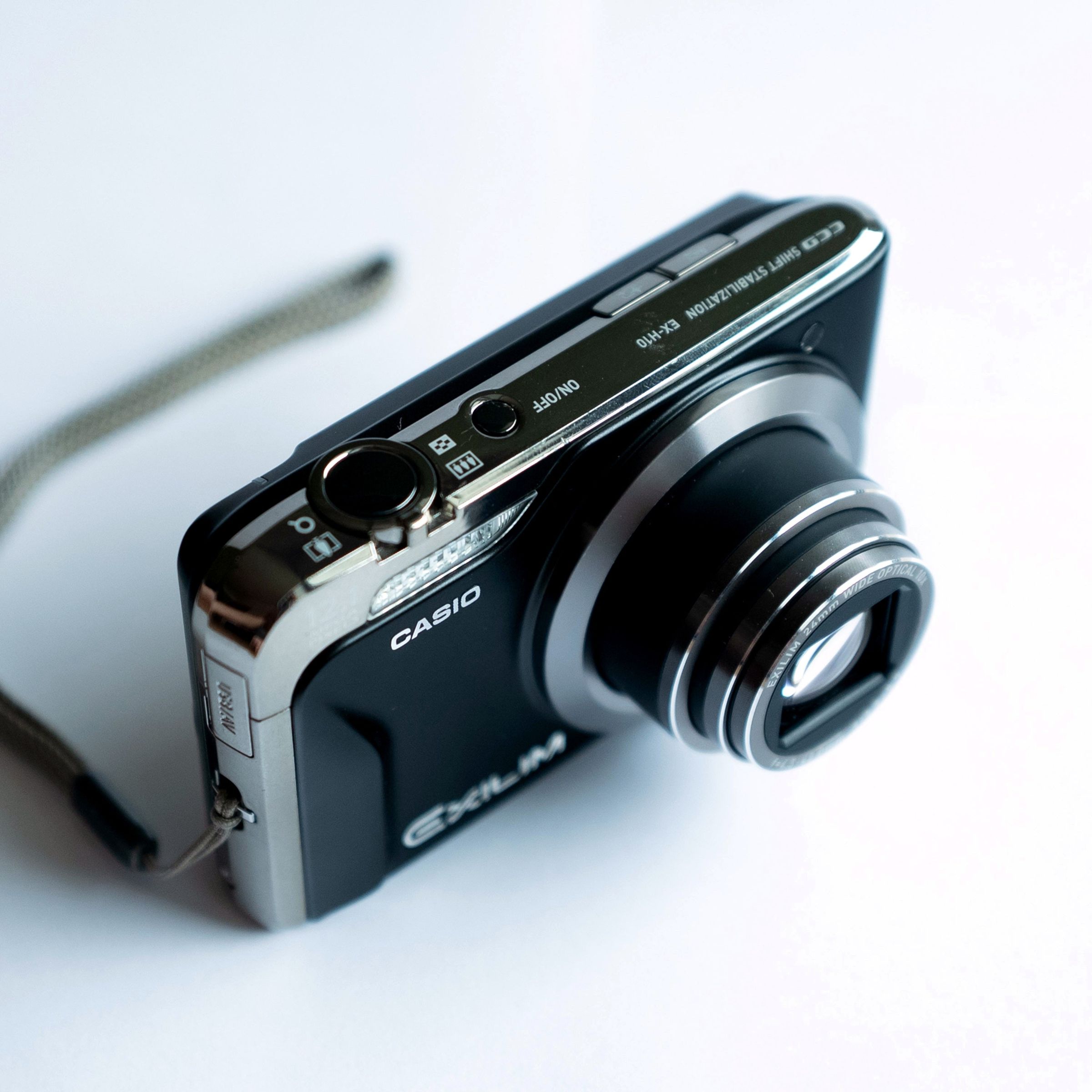 Casio Exilim EX-H10 Retro Dijital Fotoğraf Makinesi – Retro Camera