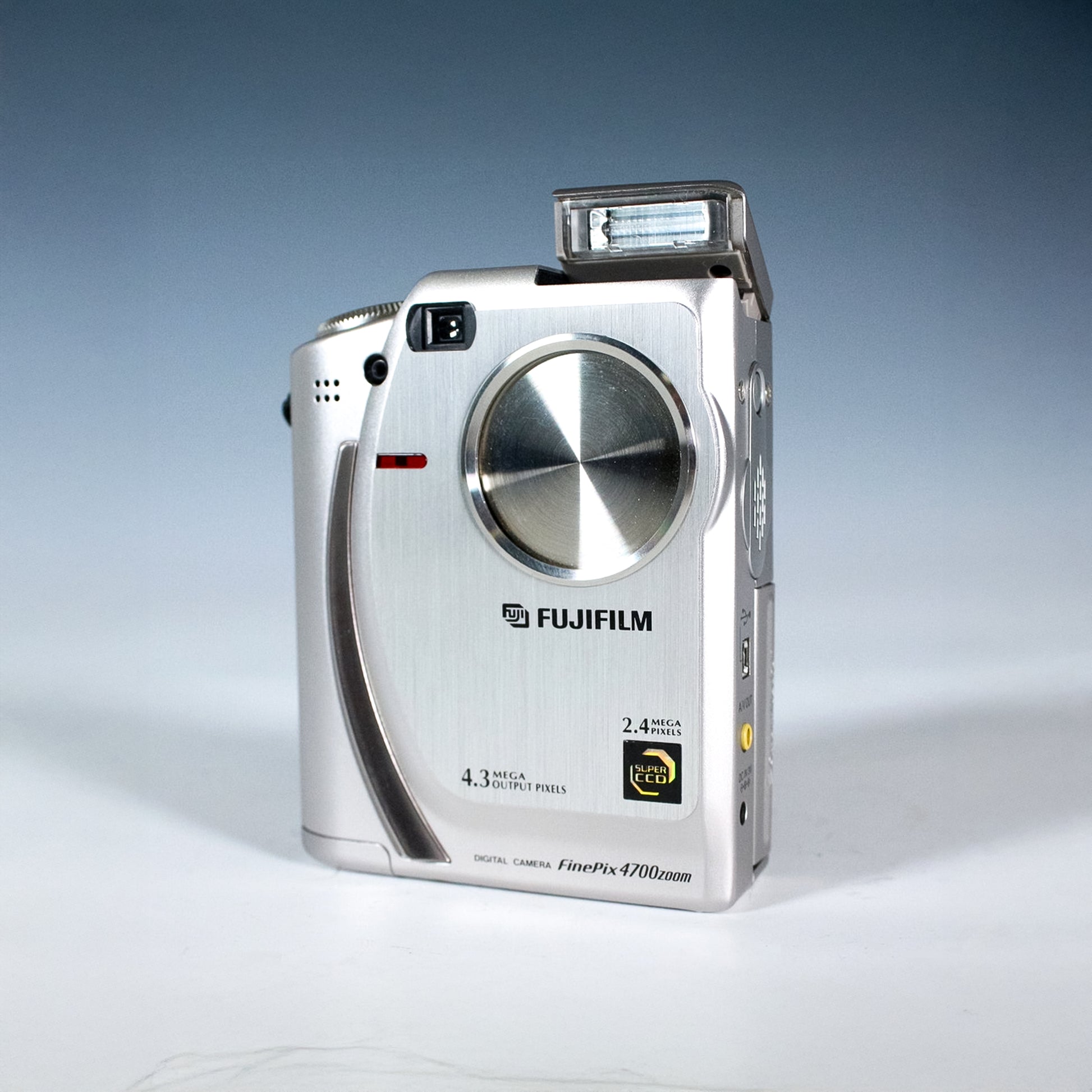 Fujifilm FinePix 4700 Zoom