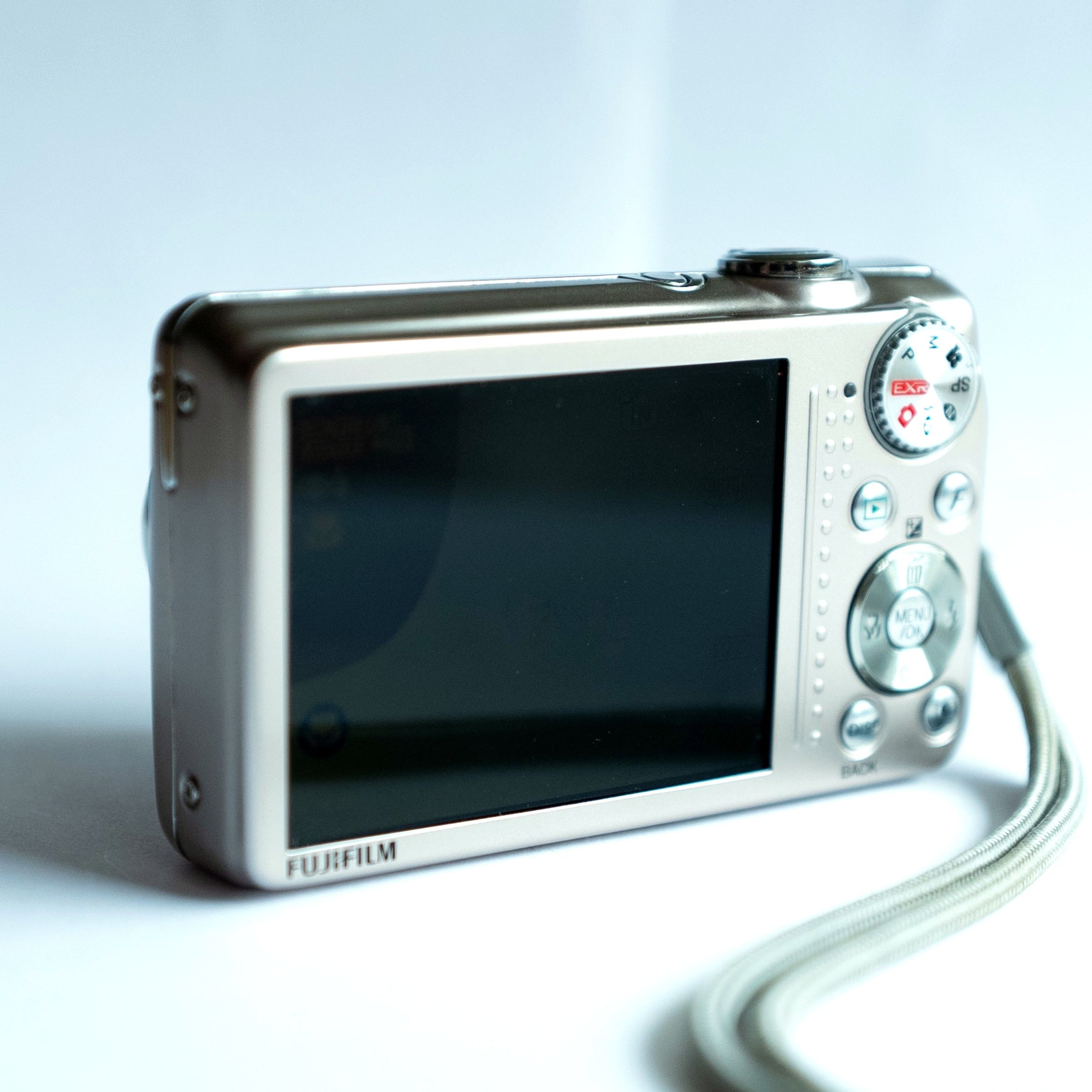富士フイルム FinePix F80 レトロデジタルカメラ – Retro Camera Land