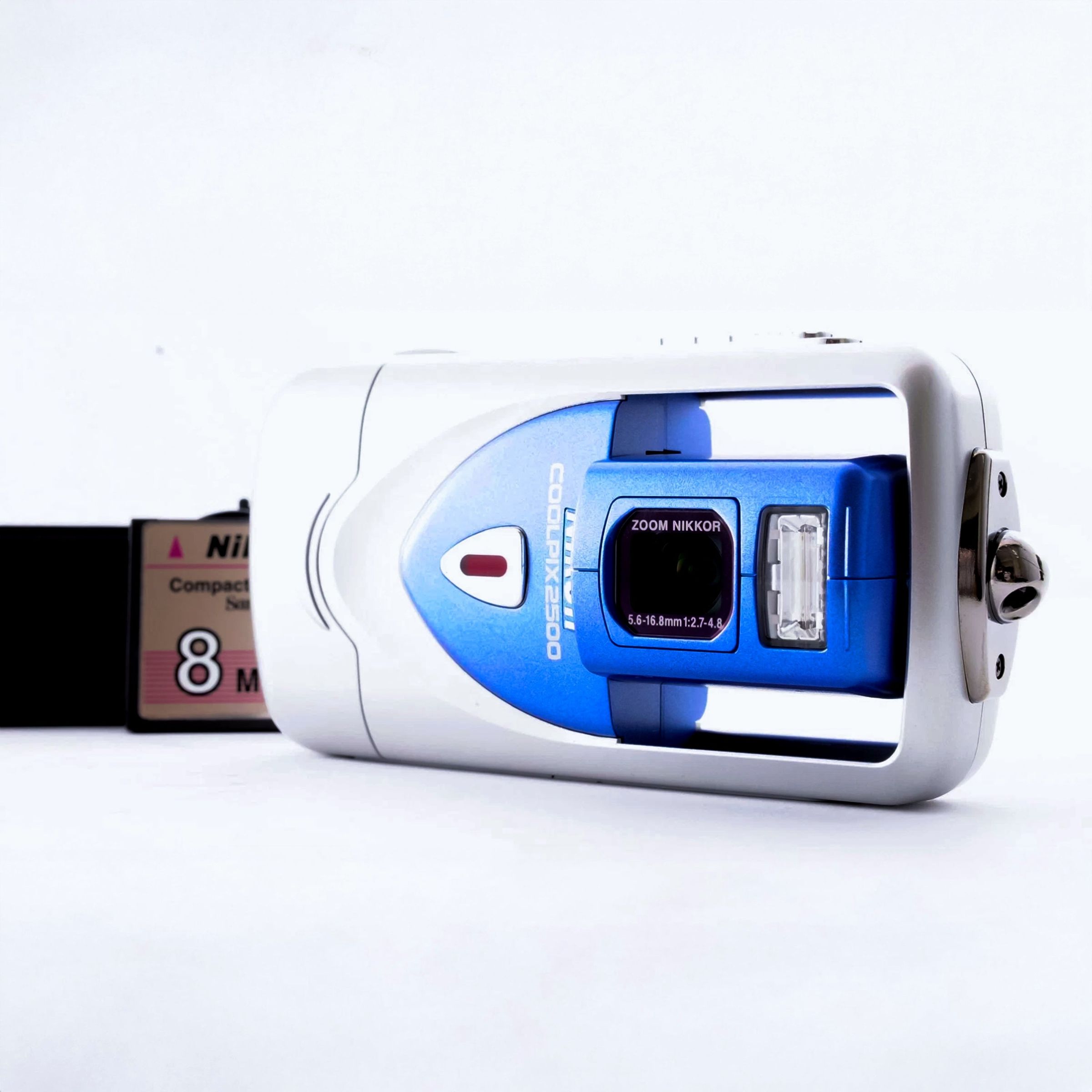実写美⭕️レトロ【動作確認済】Nikon COOLPIX 2500 デジカメ Nikon Coolpix 2500 レトロデジタルカメラ – Retro Camera Land