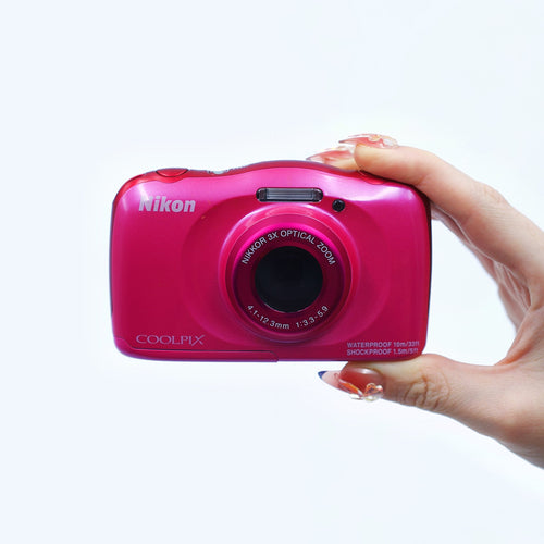Nikon Coolpix S33 - ön görünüm