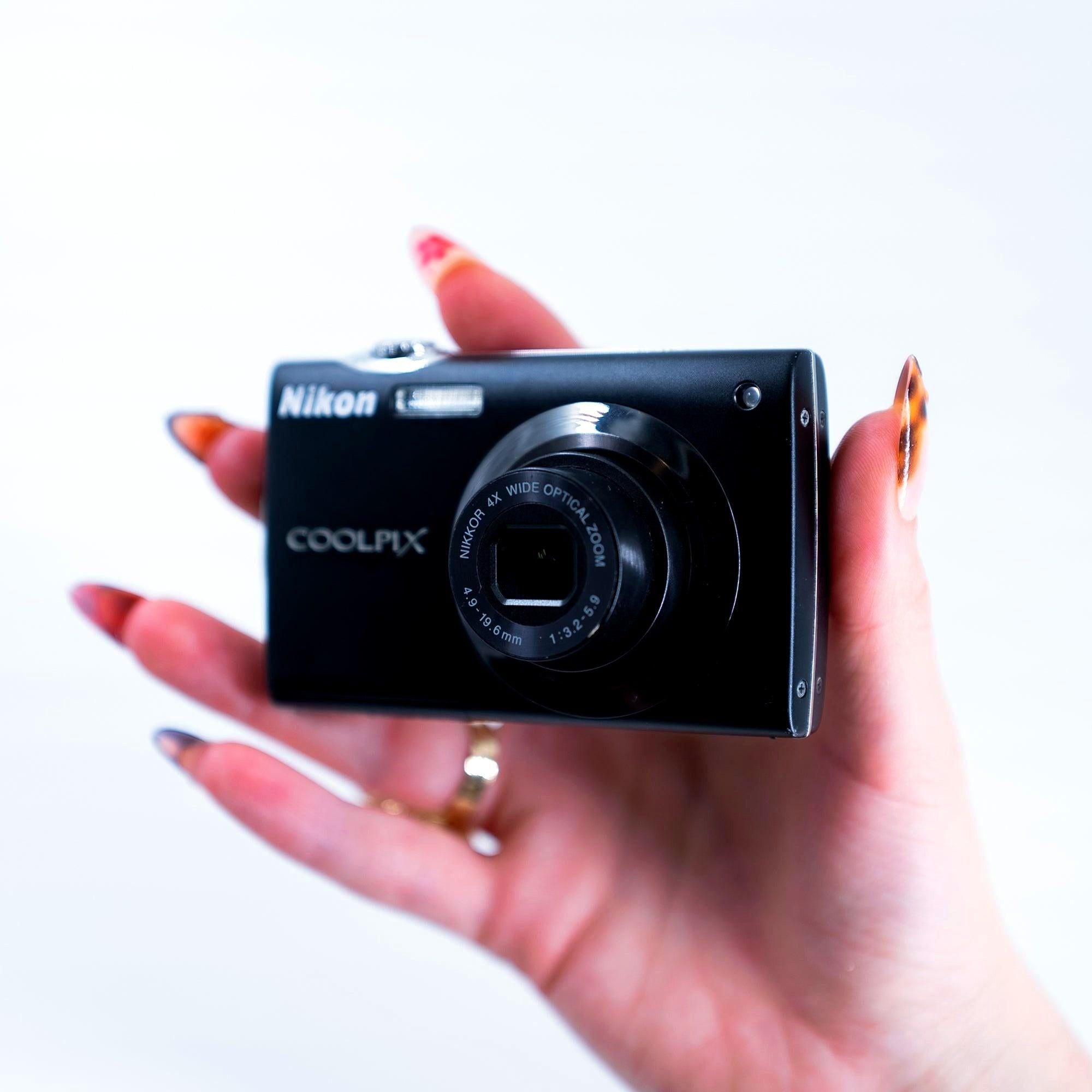 Nikon COOLPIX S4000 (良品） Nikon Coolpix S4000 Retro Dijital Fotoğraf Makinesi – Retro Camera